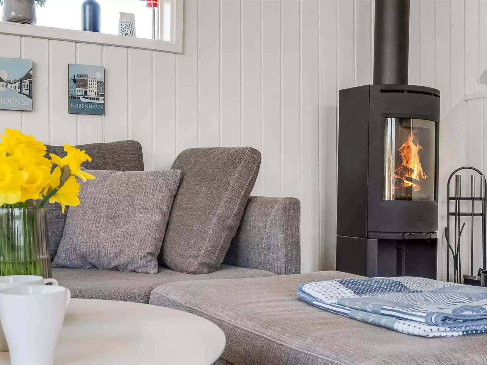 "Bylgja" - 1.7km from the sea - Inside