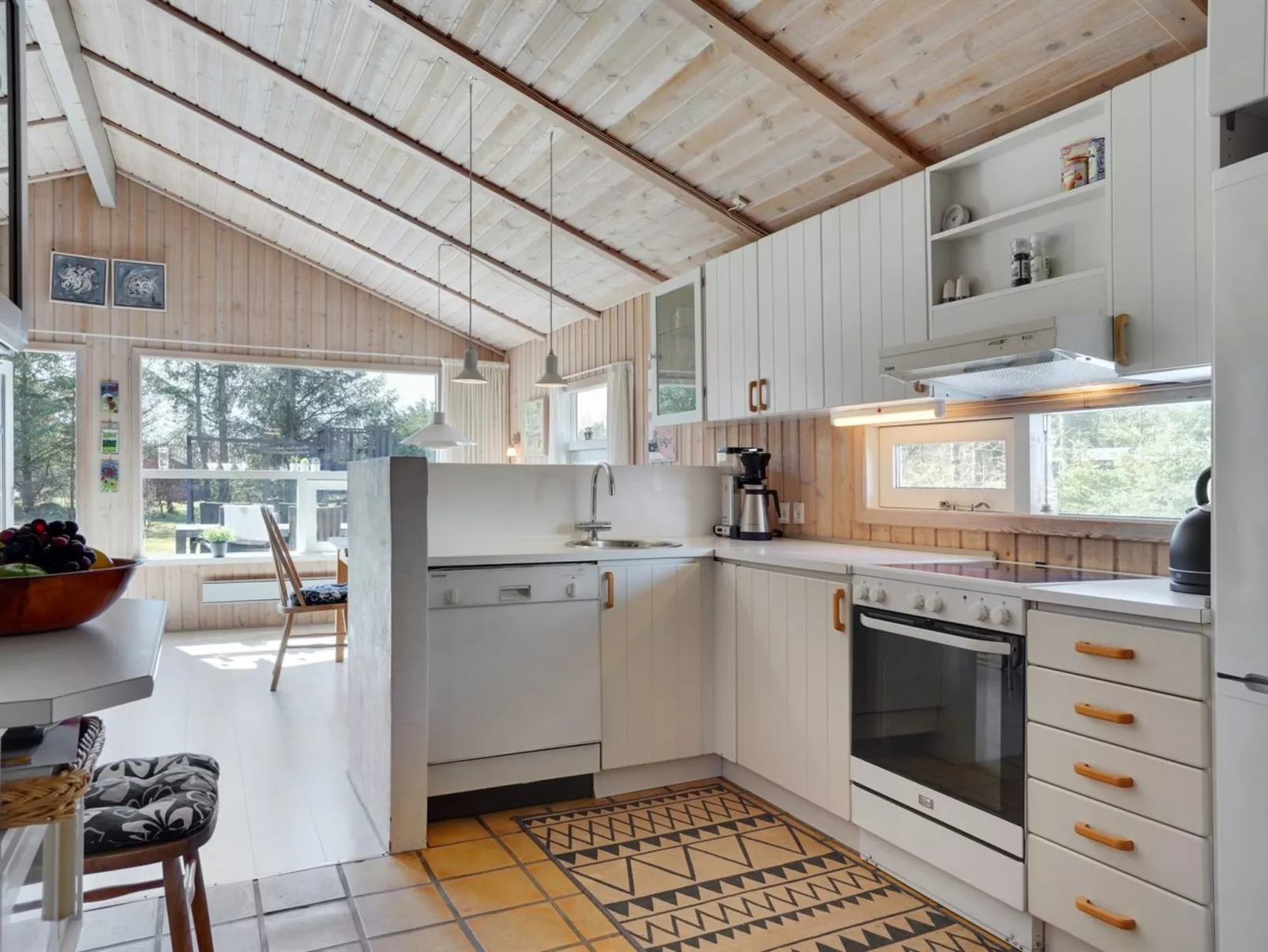 "Akka" - 2km from the sea - Drinnen