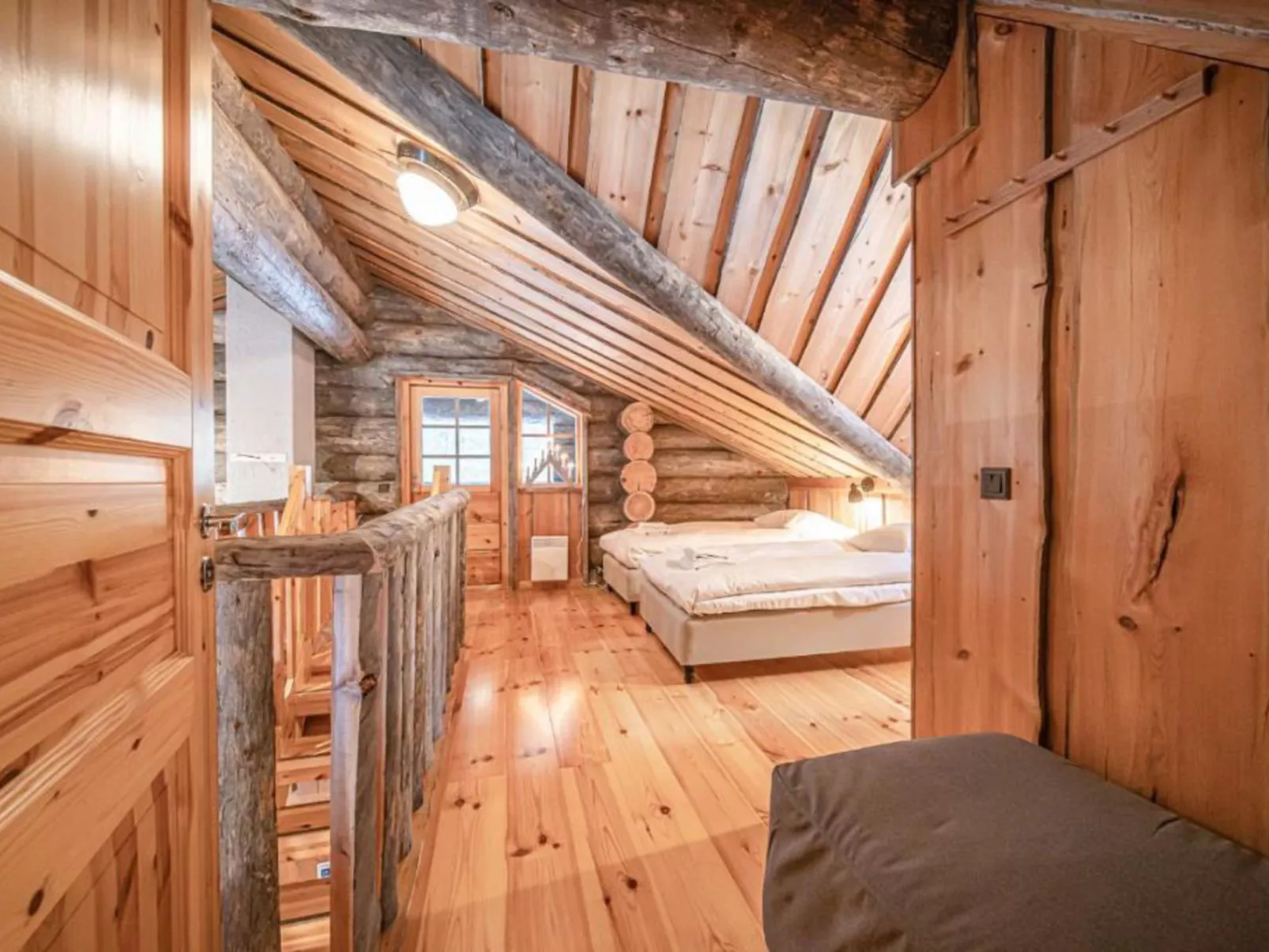 Riekkopolku - Dedans