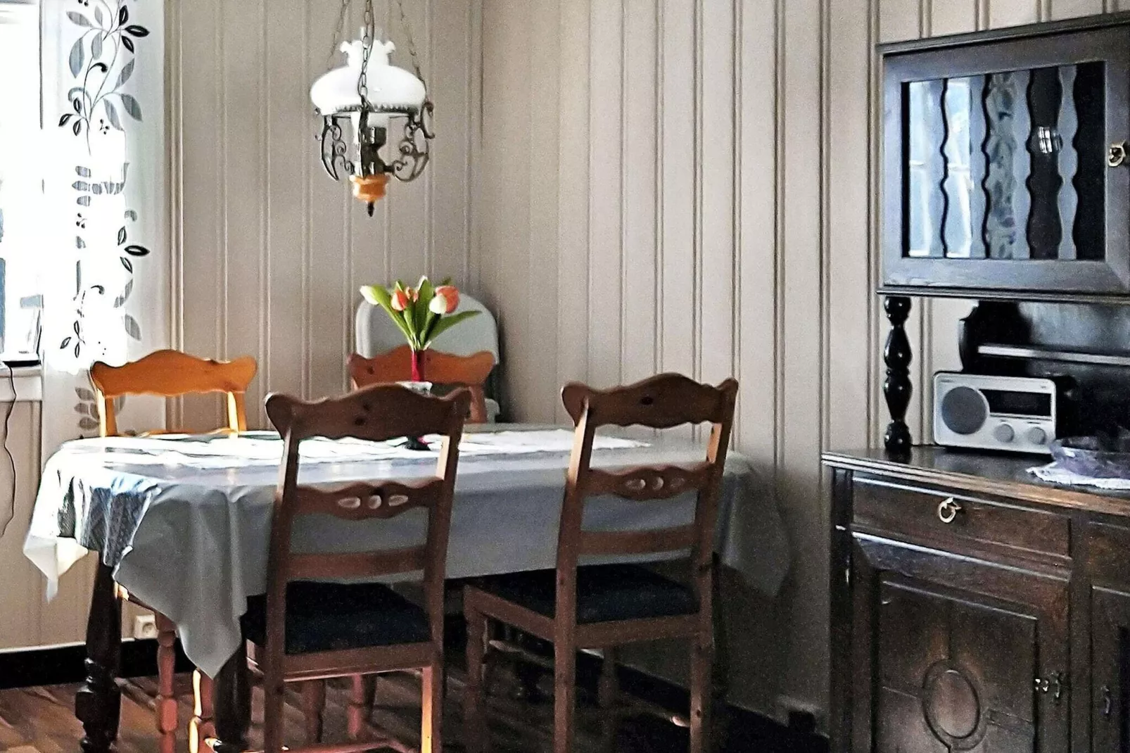 76766 HAUGEN GARD-Indoor