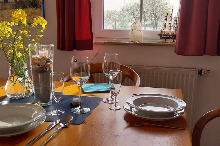 3-Raum-App B-12 65 qm 1 OG-Dining room