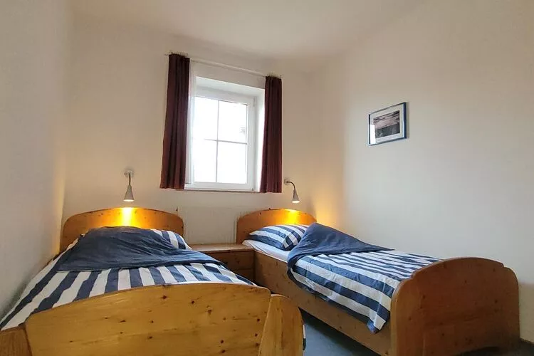 3-Raum-App B-12 65 qm 1 OG-Bedroom