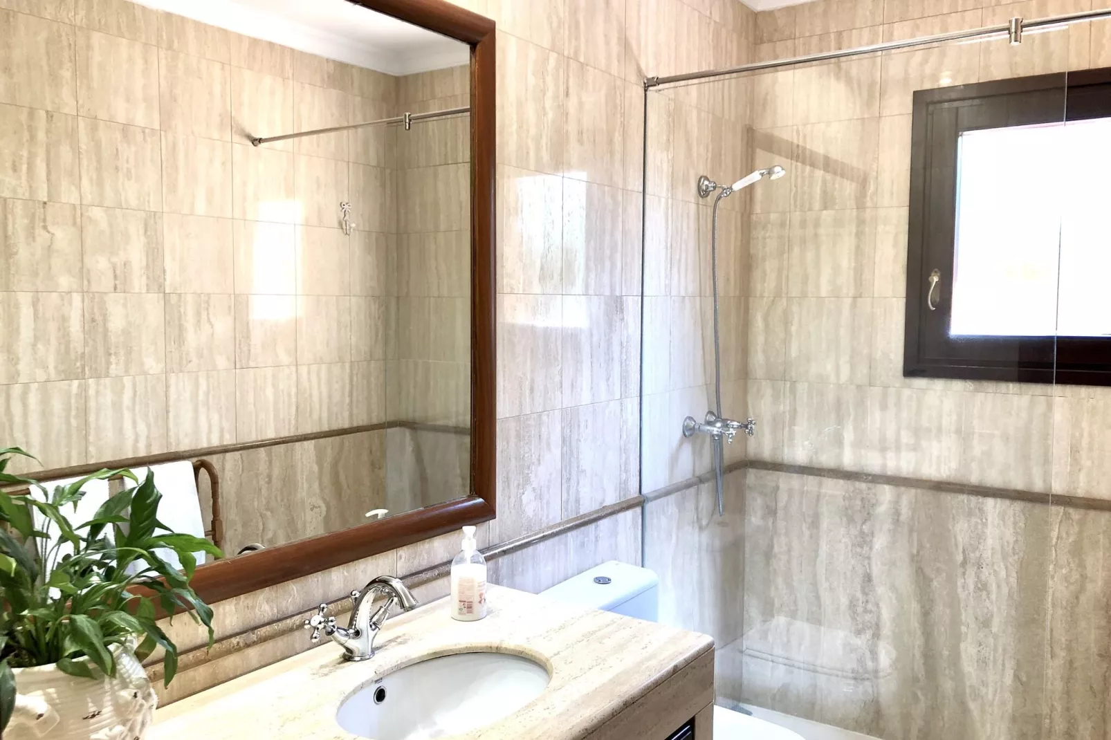 Golf Peralada-Salle de bain