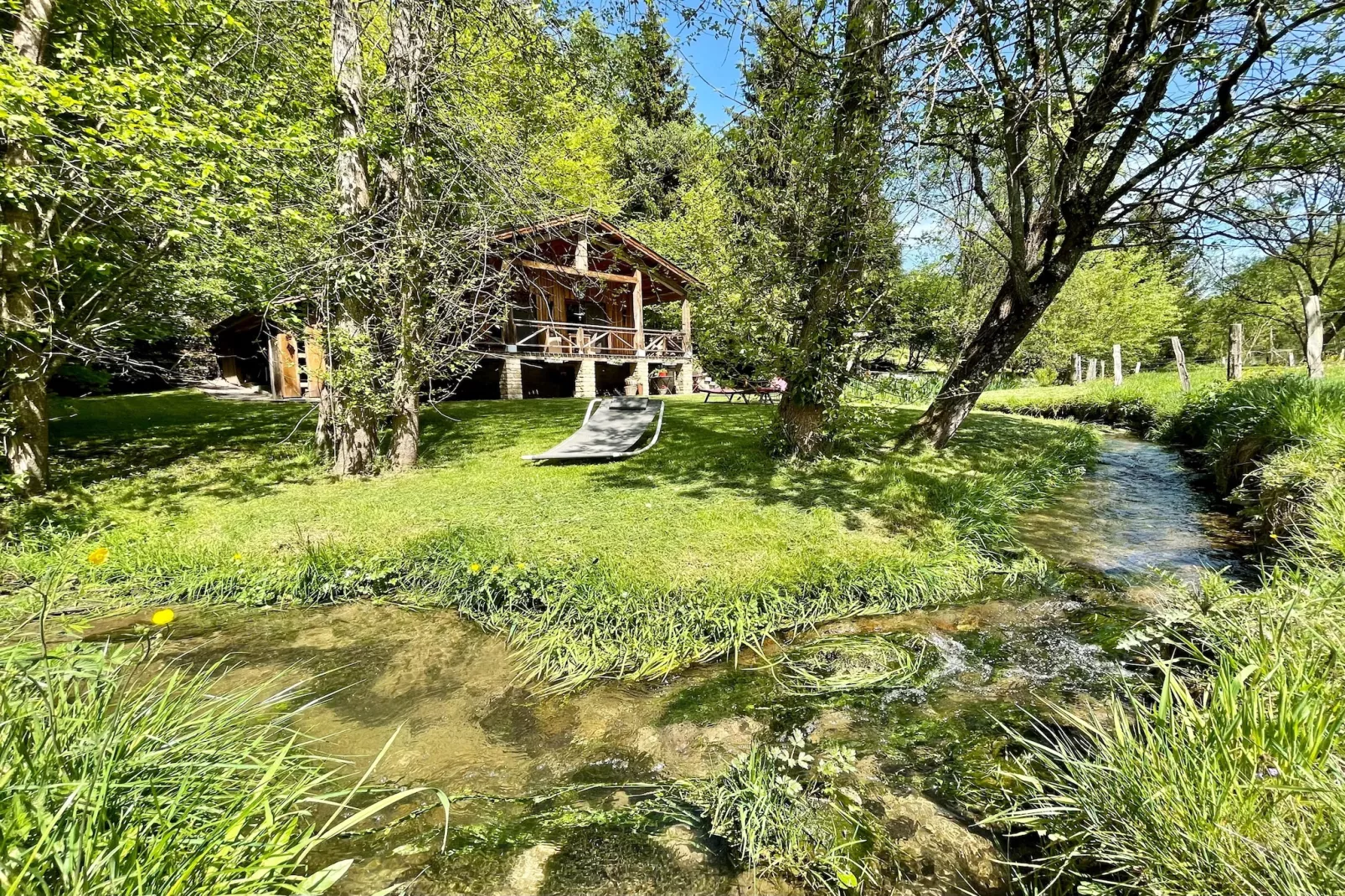 La Linotte - Gardens in summer