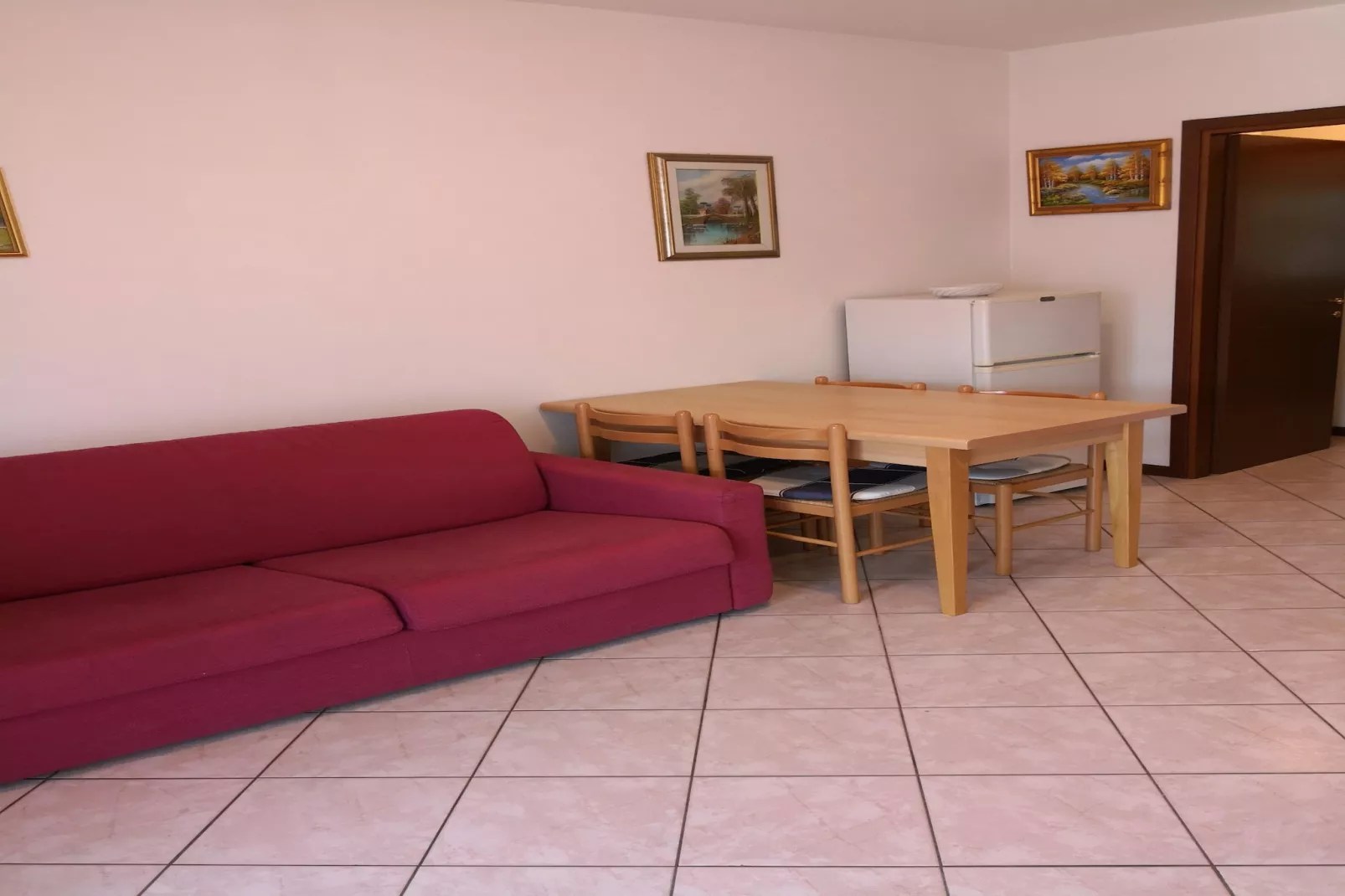 Casara Elle Otto - Living room