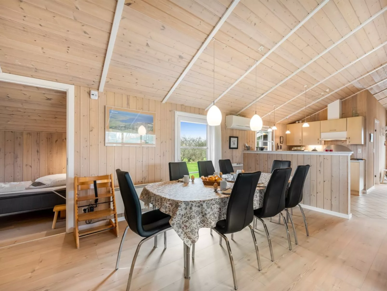 "Tinka" - 1.2km to the fjord - Dedans