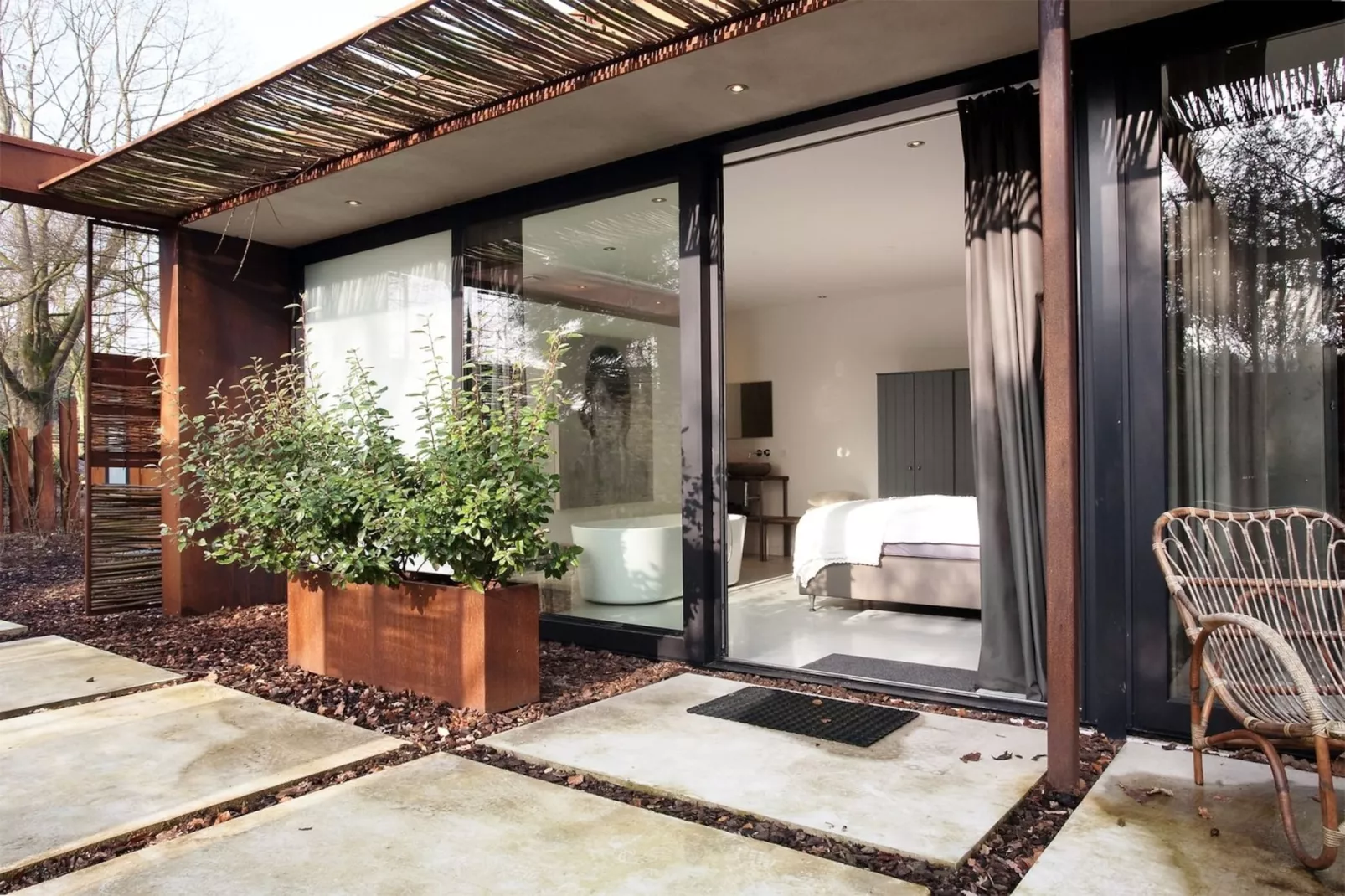 Stalen Boshuis - Landing