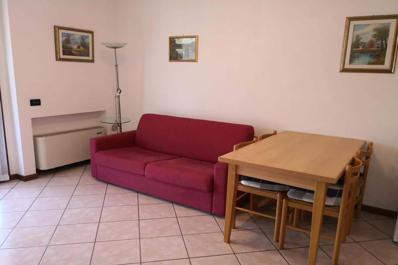 Casara Elle Otto - Living room