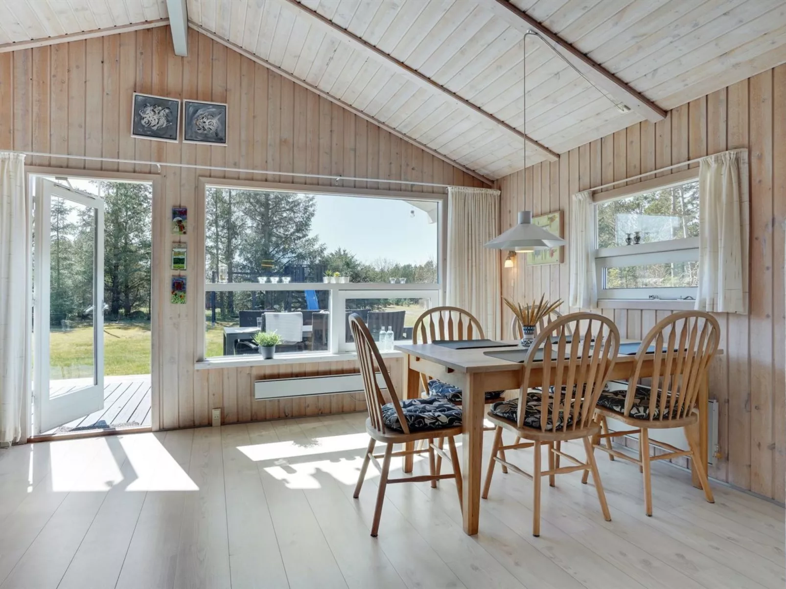 "Akka" - 2km from the sea - Drinnen