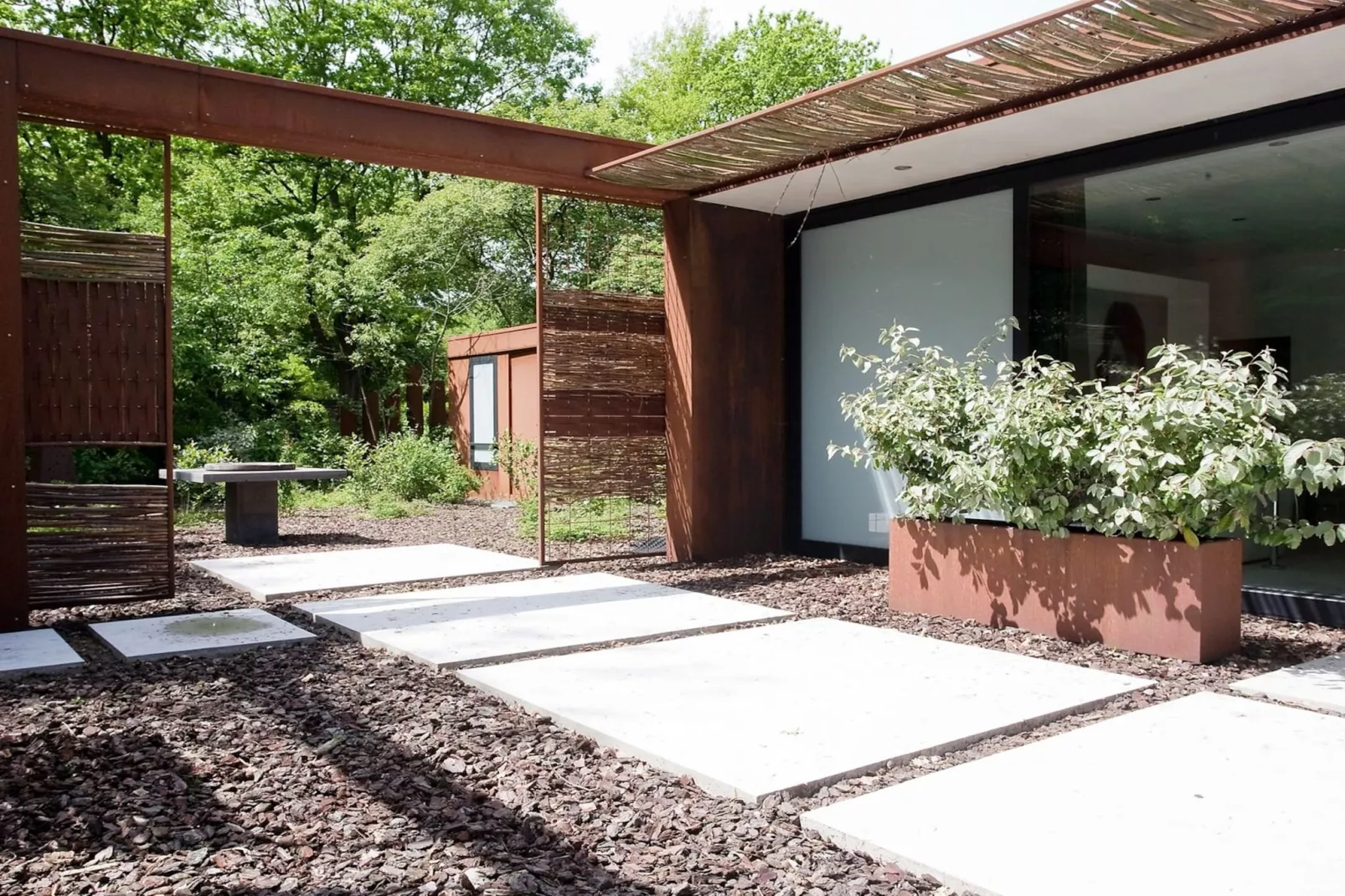 Stalen Boshuis - Landing