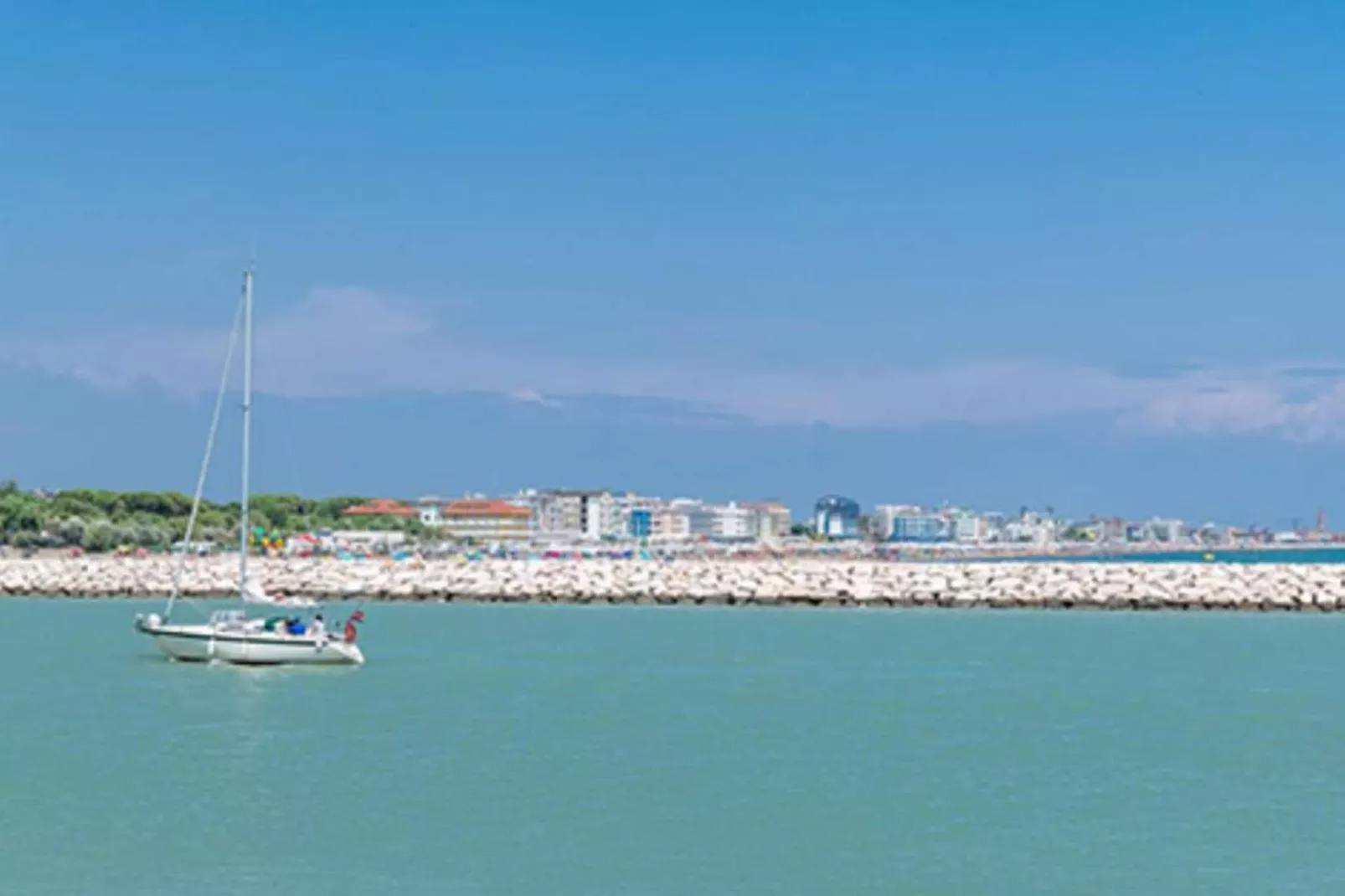 Riviera 24 - Areas within 5km in summer