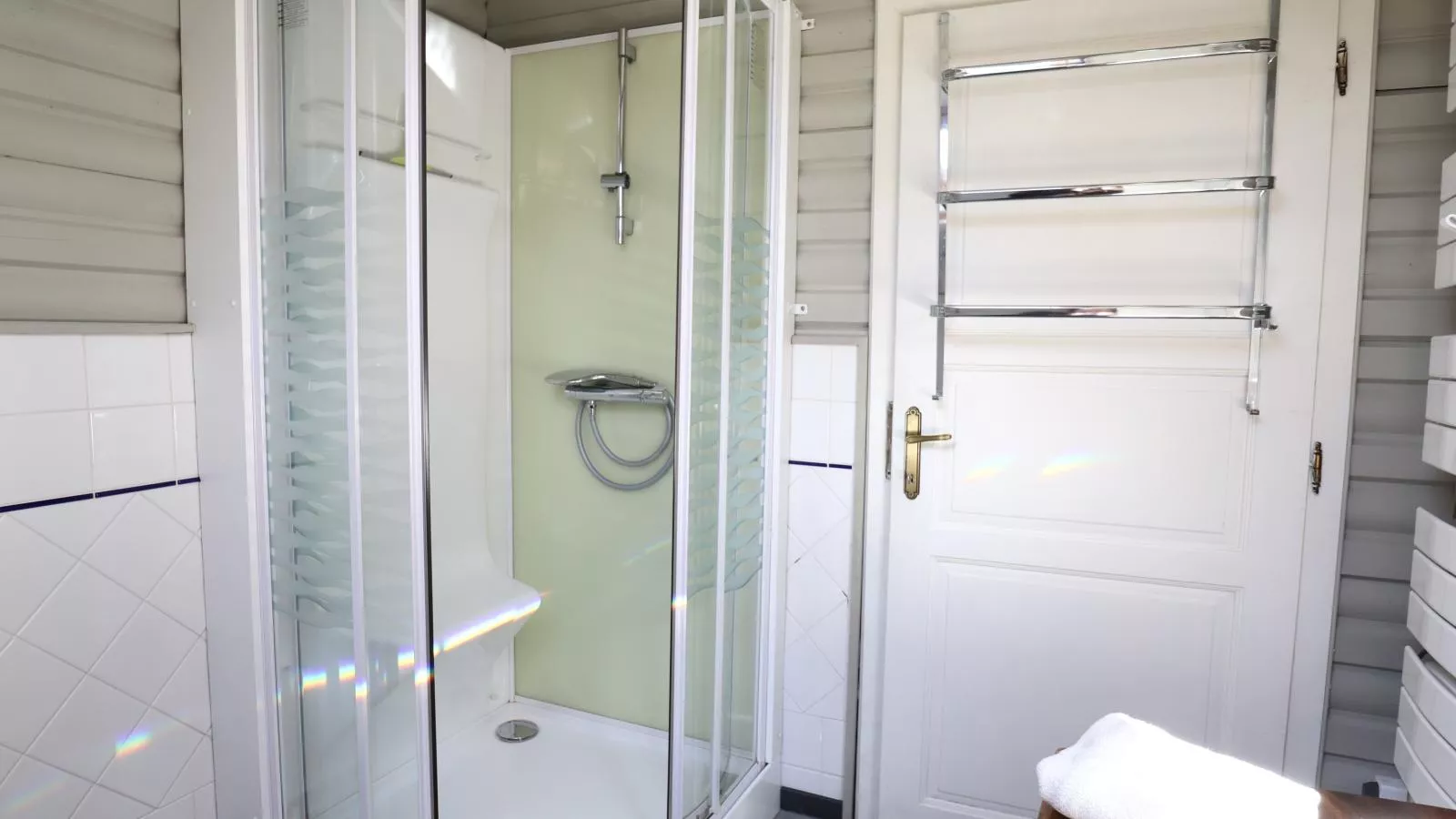 Myrabelle - Bathroom