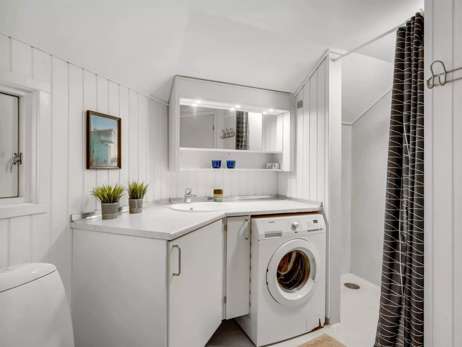 "Udder" - 1.3km from the sea - Inside