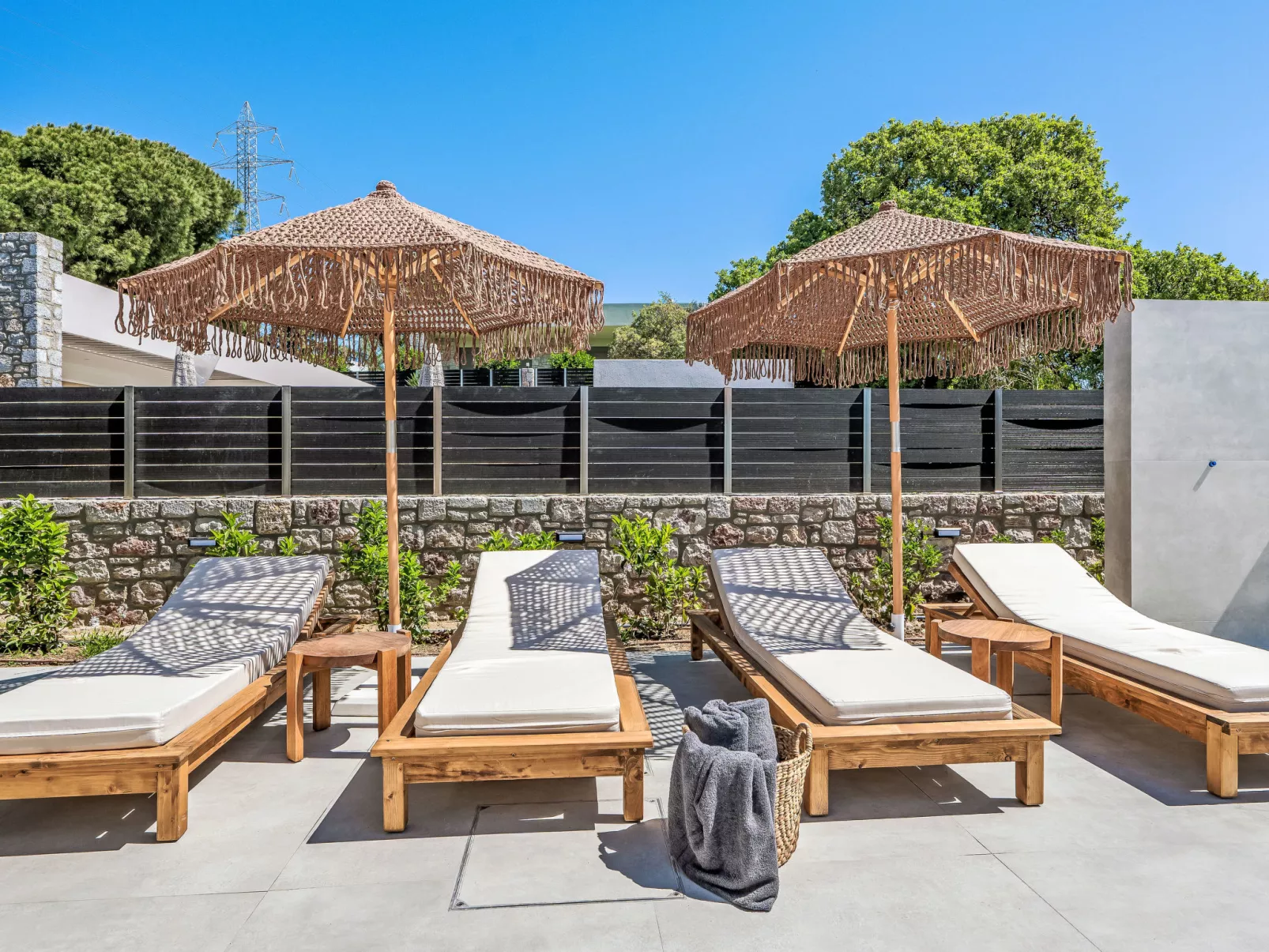 Ruby Paradise - Draußen