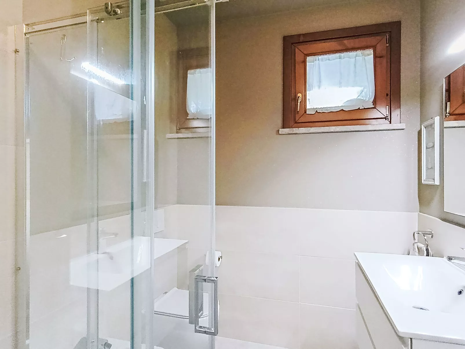 Parma House - Inside