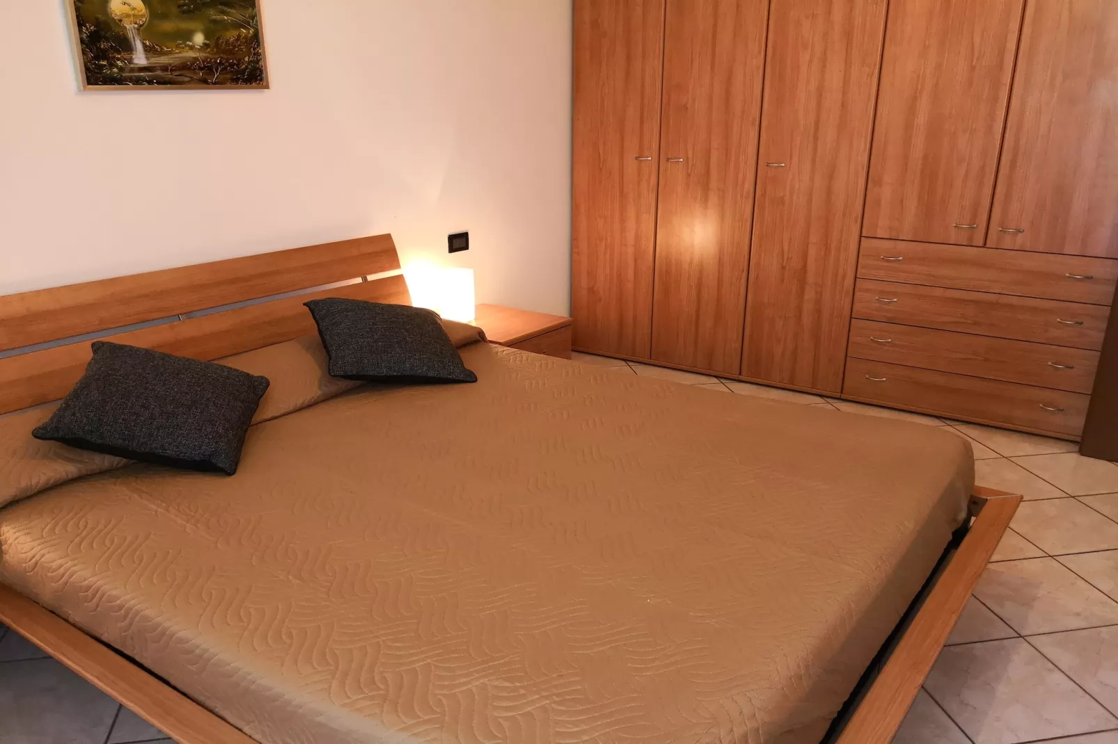 Casara Elle Otto - Bedroom