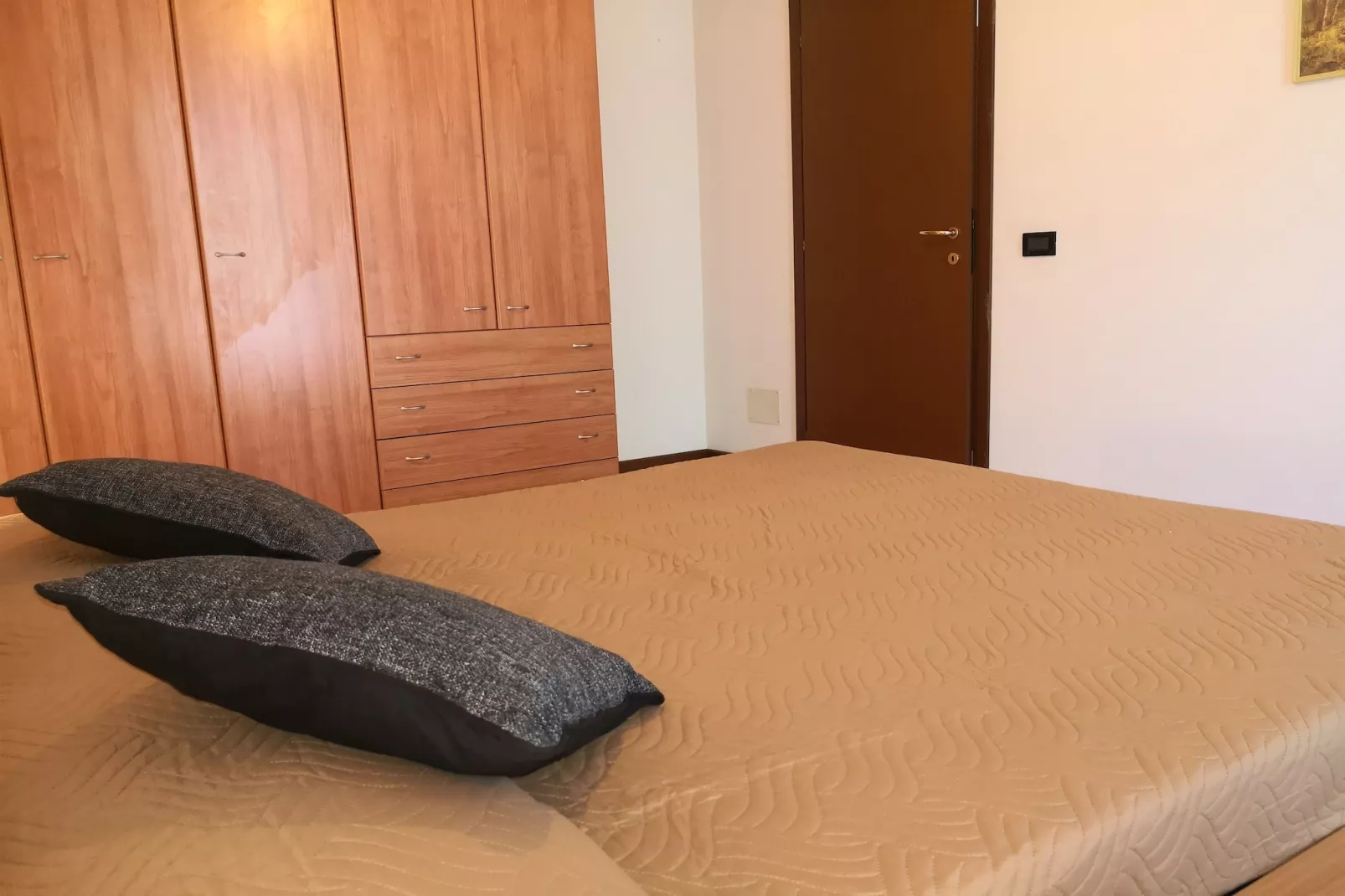Casara Elle Otto - Bedroom