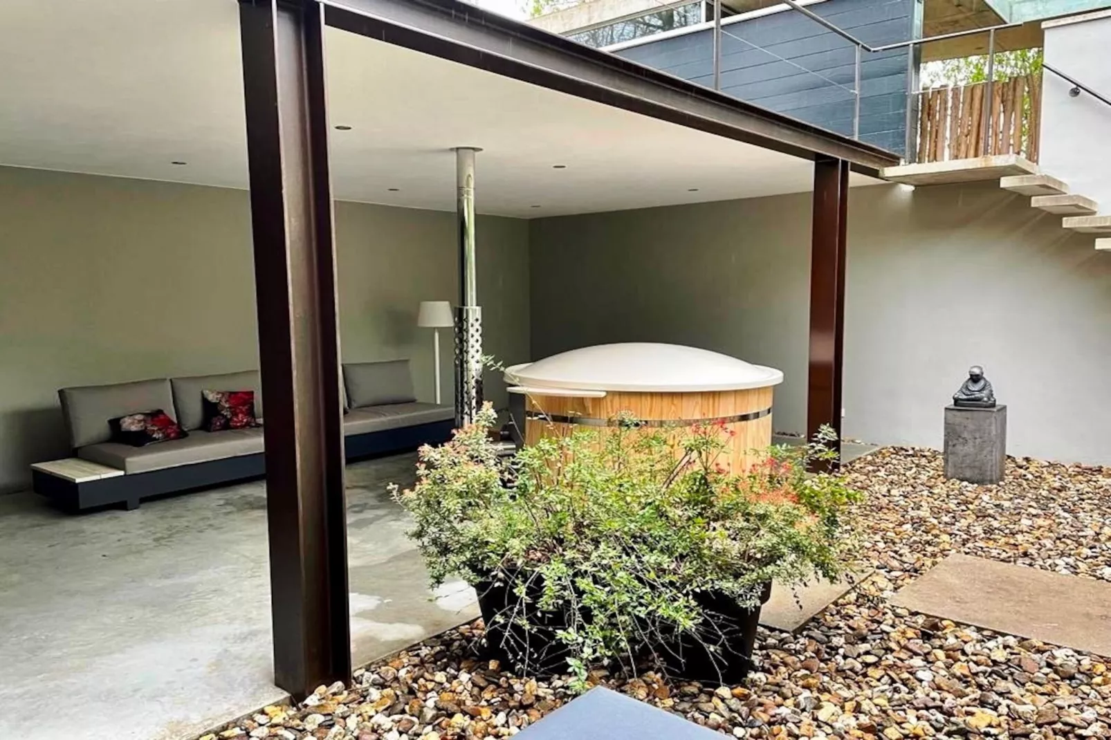 Betonnen Boshuis - Ausstattung