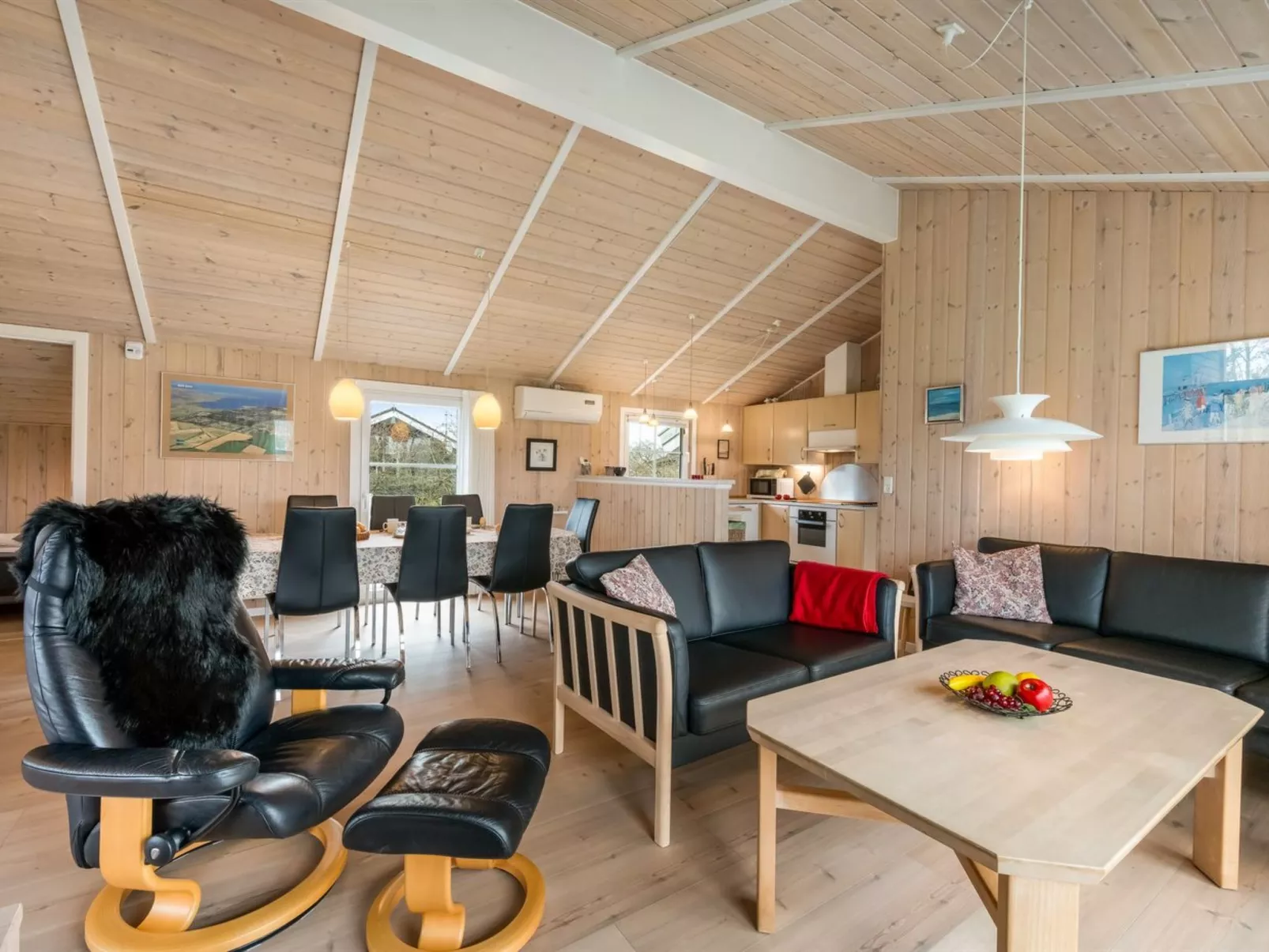 "Tinka" - 1.2km to the fjord - Dedans