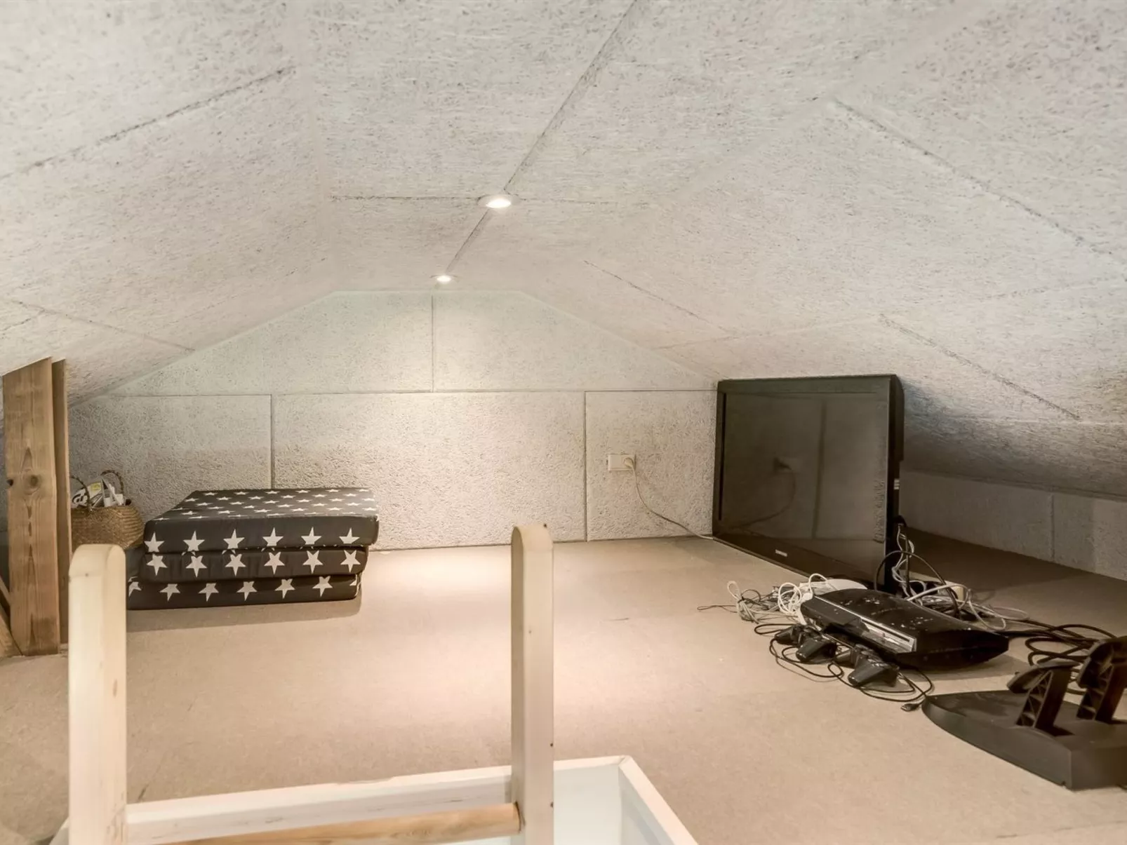 "Kanerva" - 100m to the fjord - Drinnen