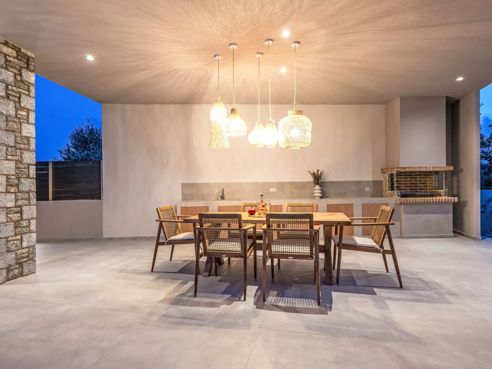 Ruby Paradise - Draußen