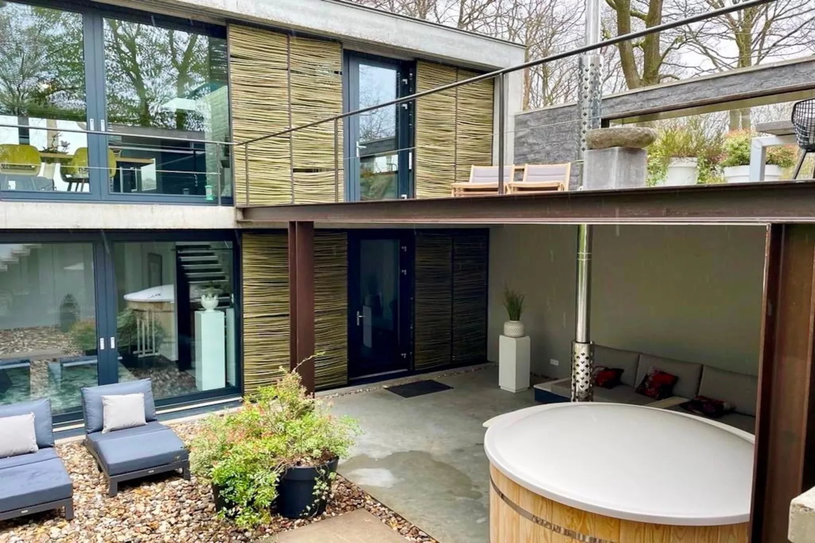 Betonnen Boshuis - Ausstattung