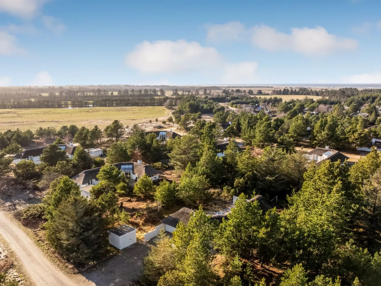 "Udder" - 1.3km from the sea - Outside