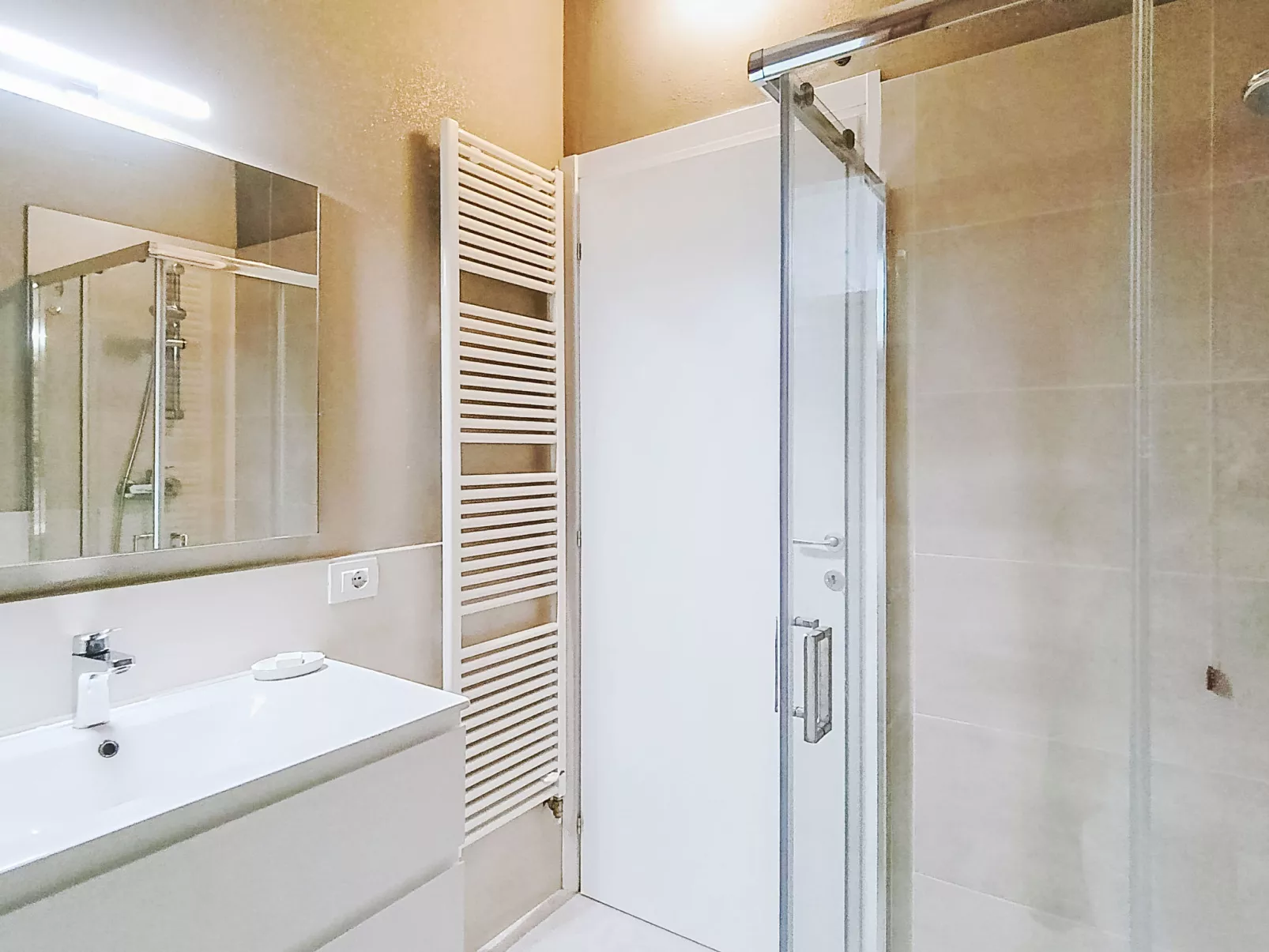 Parma House - Inside