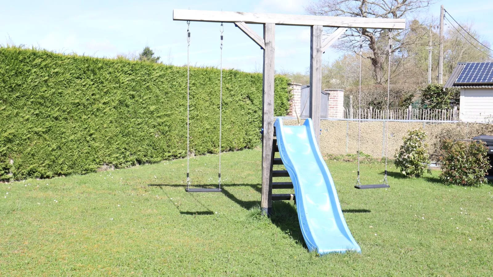 Myrabelle - Gardens in summer