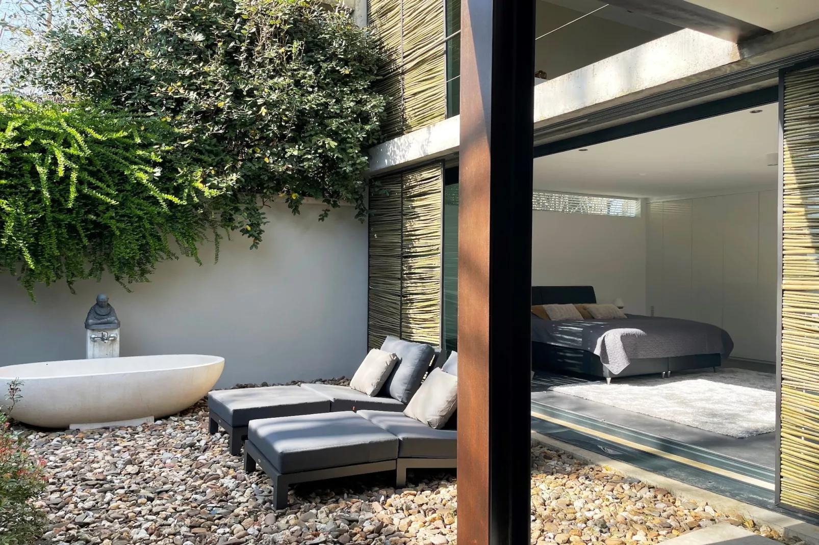 Betonnen Boshuis - Ausstattung