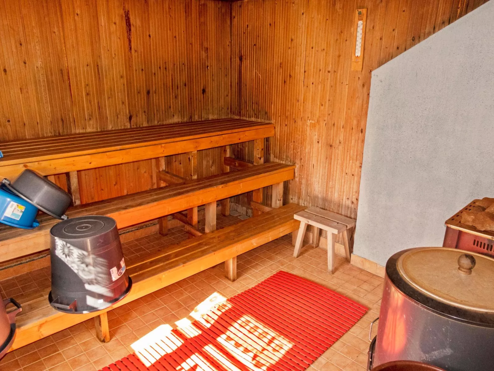 Kinttaanpirtti - Inside