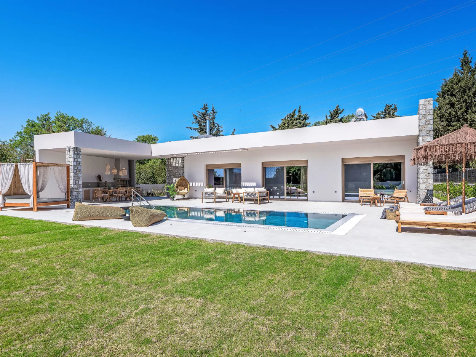 Ruby Paradise - Draußen