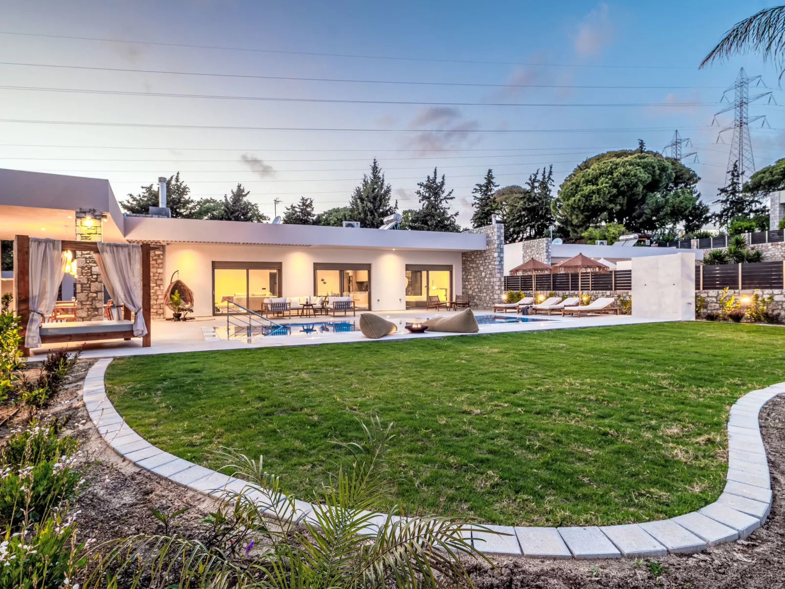 Ruby Paradise - Draußen