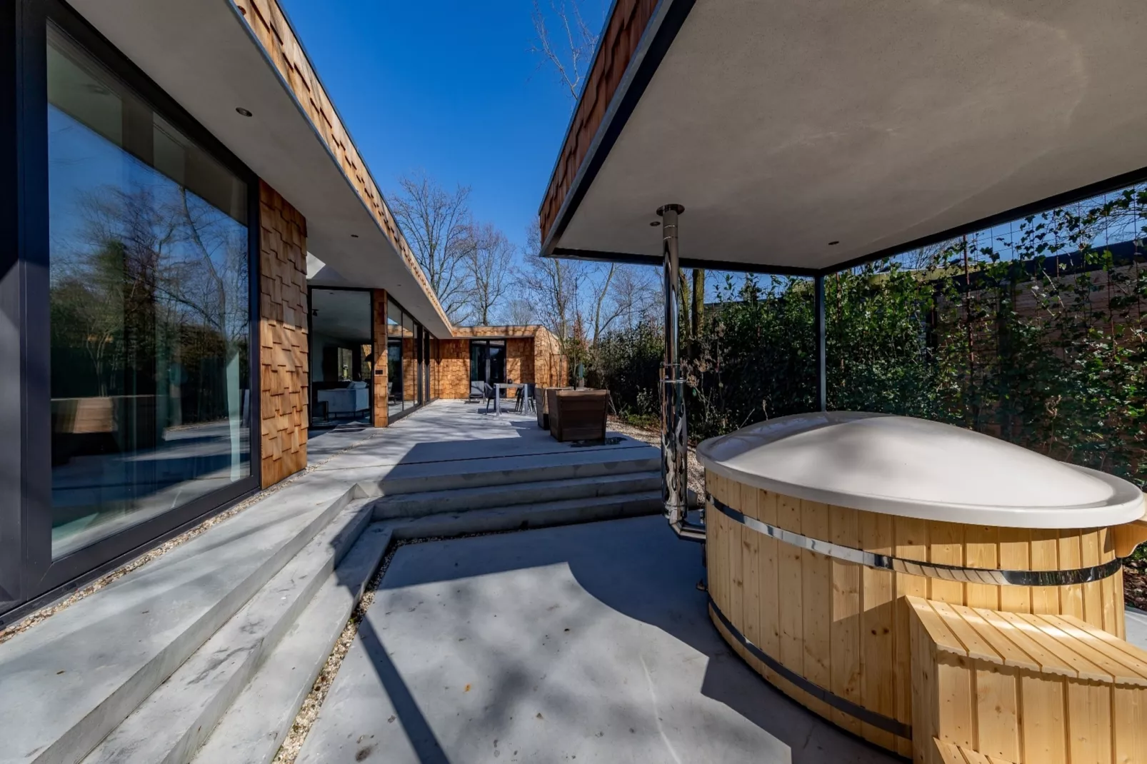 Houten Boshuis - Facilities