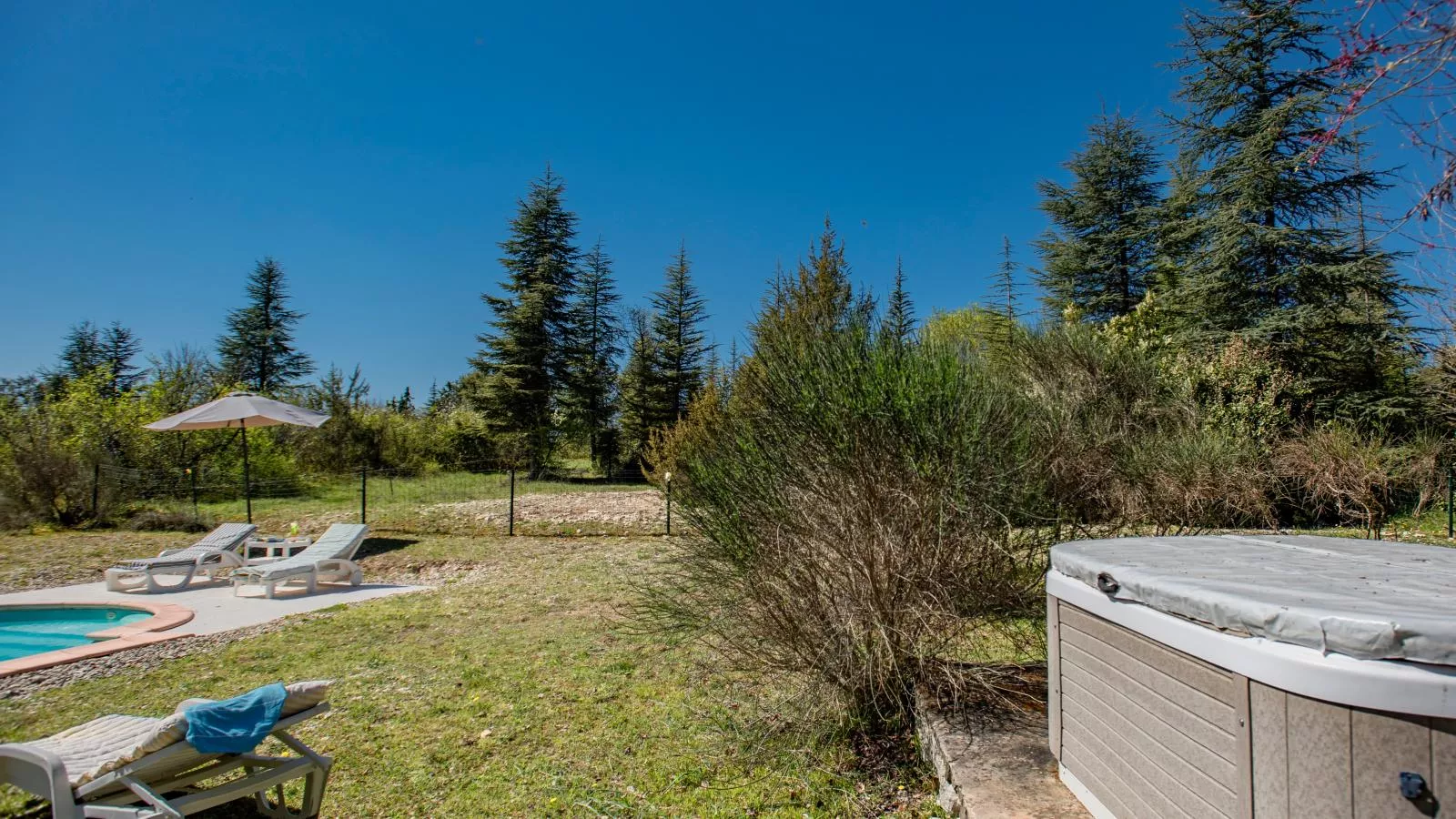 Gite la Bergerie - Swimming pool