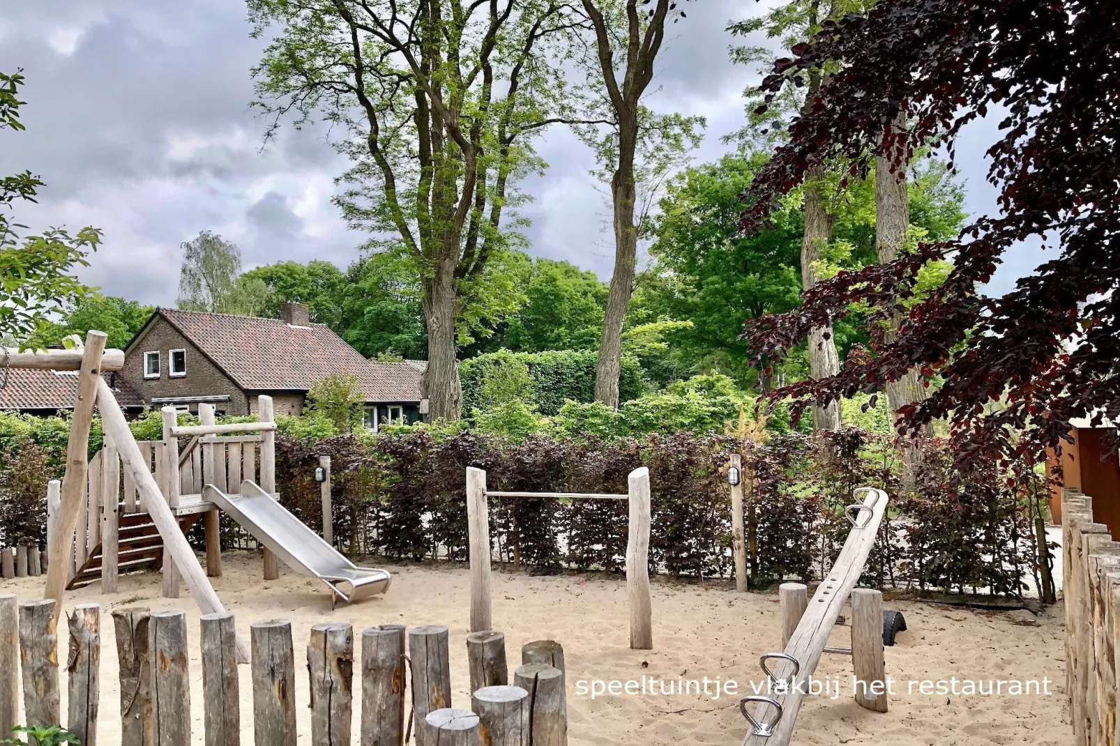 Stalen Boshuis - Facilities