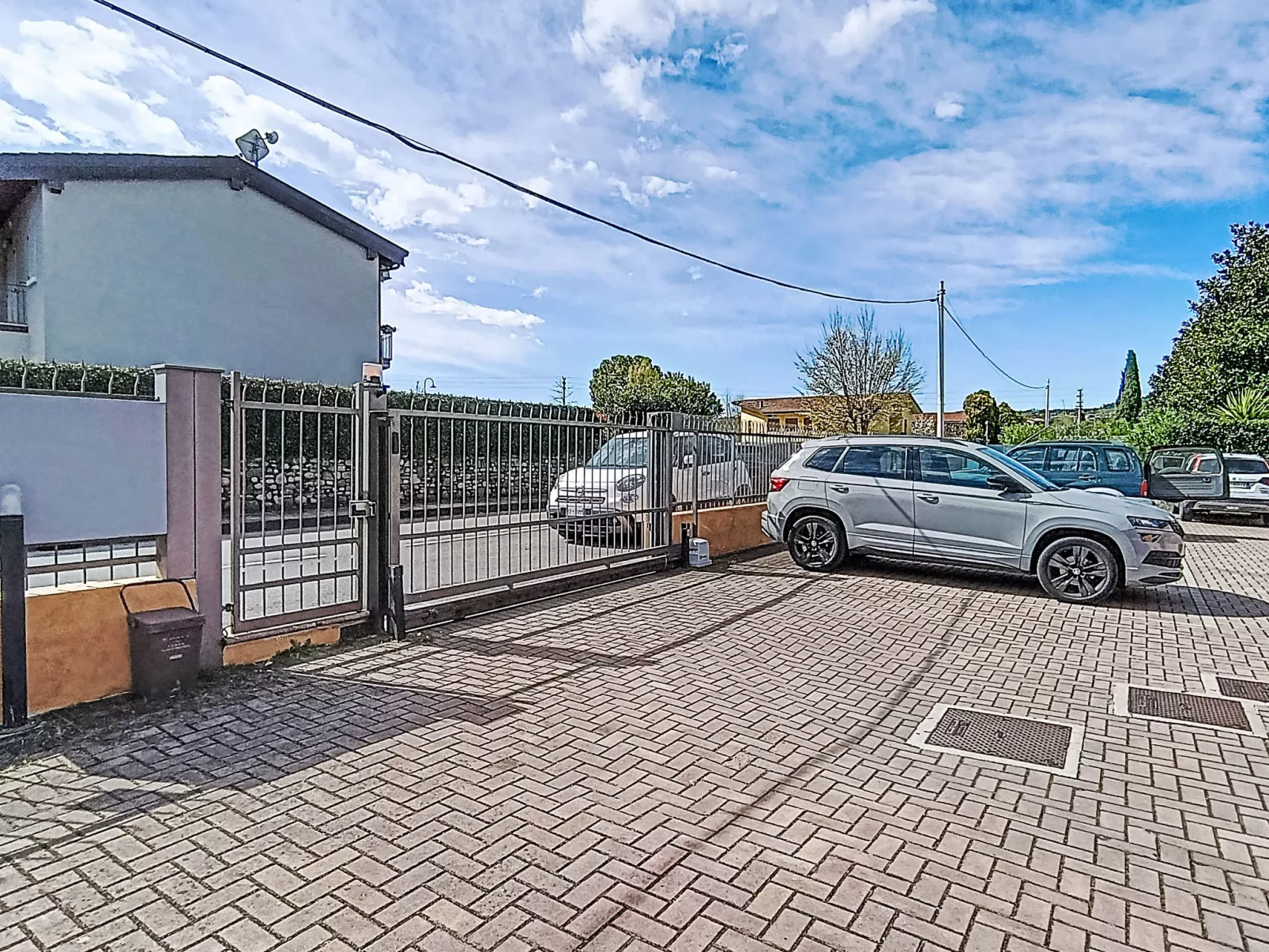 Parma House - Outside