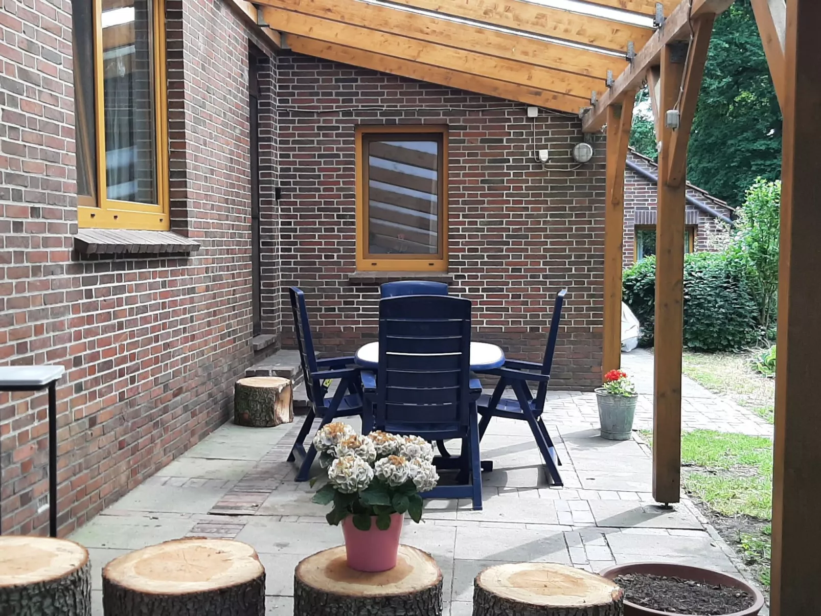 Geräumige Ferienwohnung in Kölker mit Terrasse und Grill