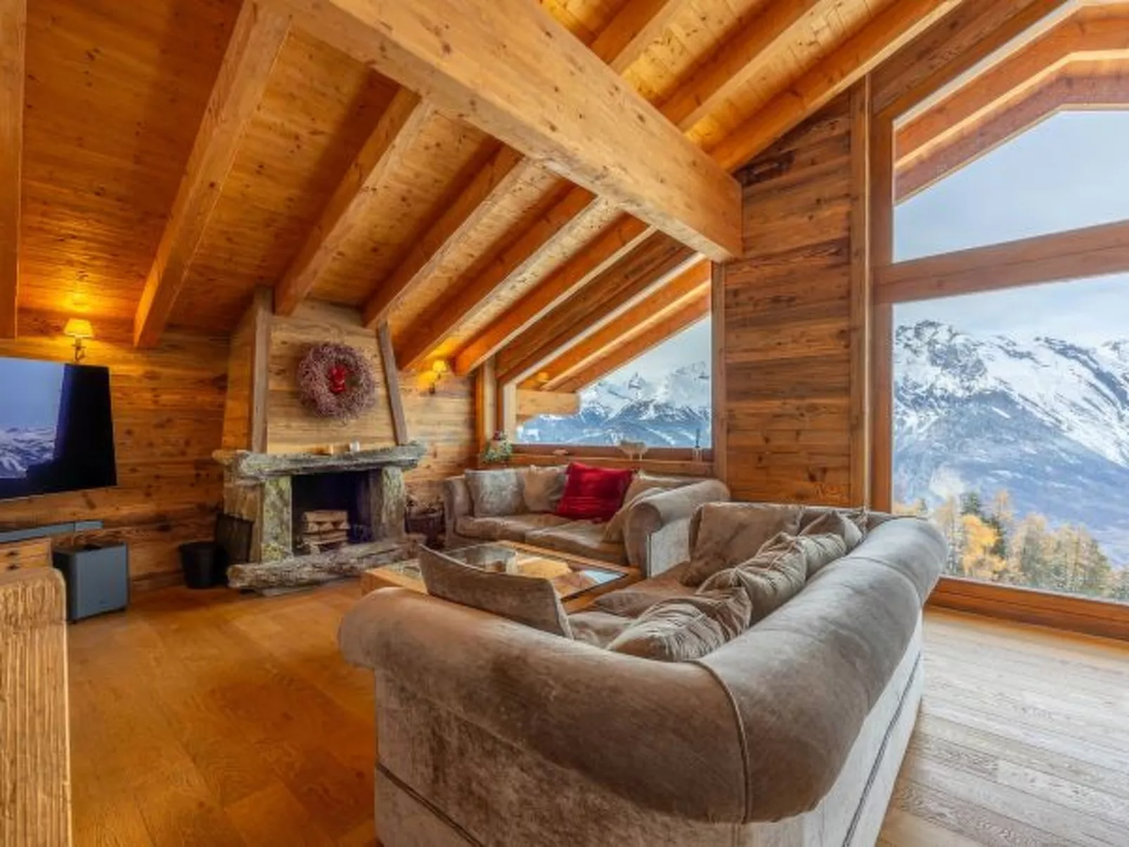 Above the Clouds - spacious chalet with great view