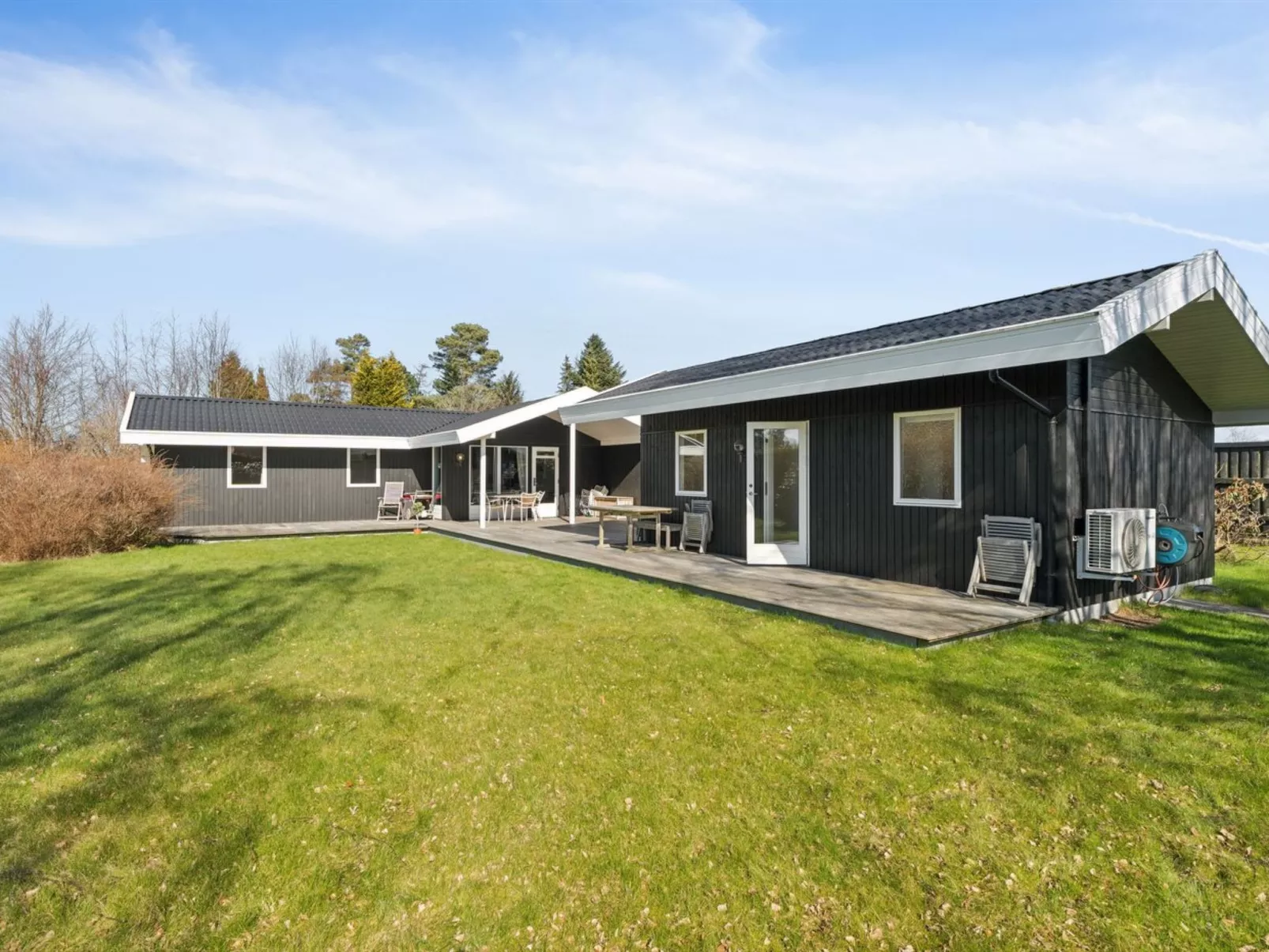 "Ingelis" - 1.2km from the sea