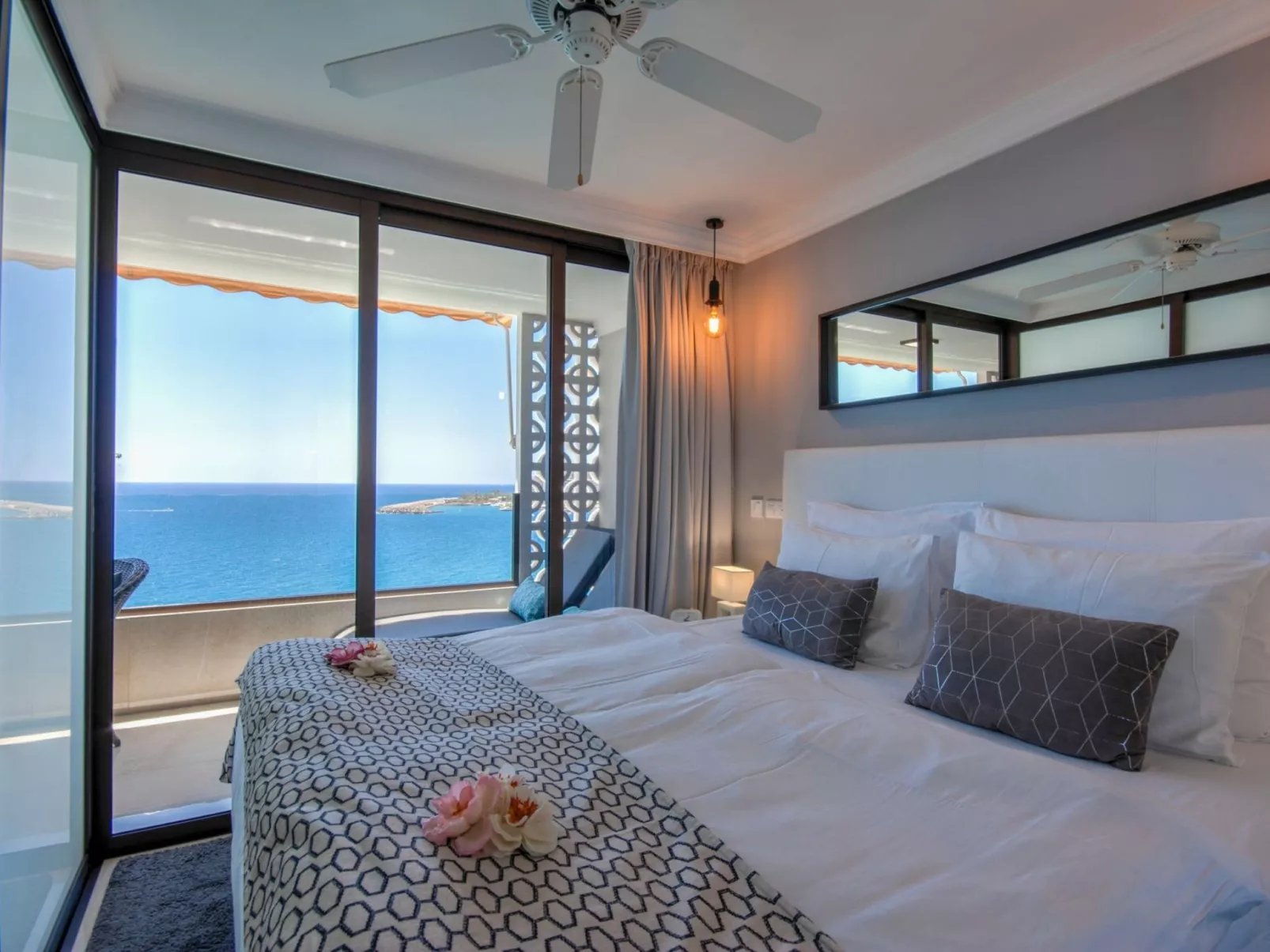 Luxus, Eleganz und Sonnenuntergänge am Strand