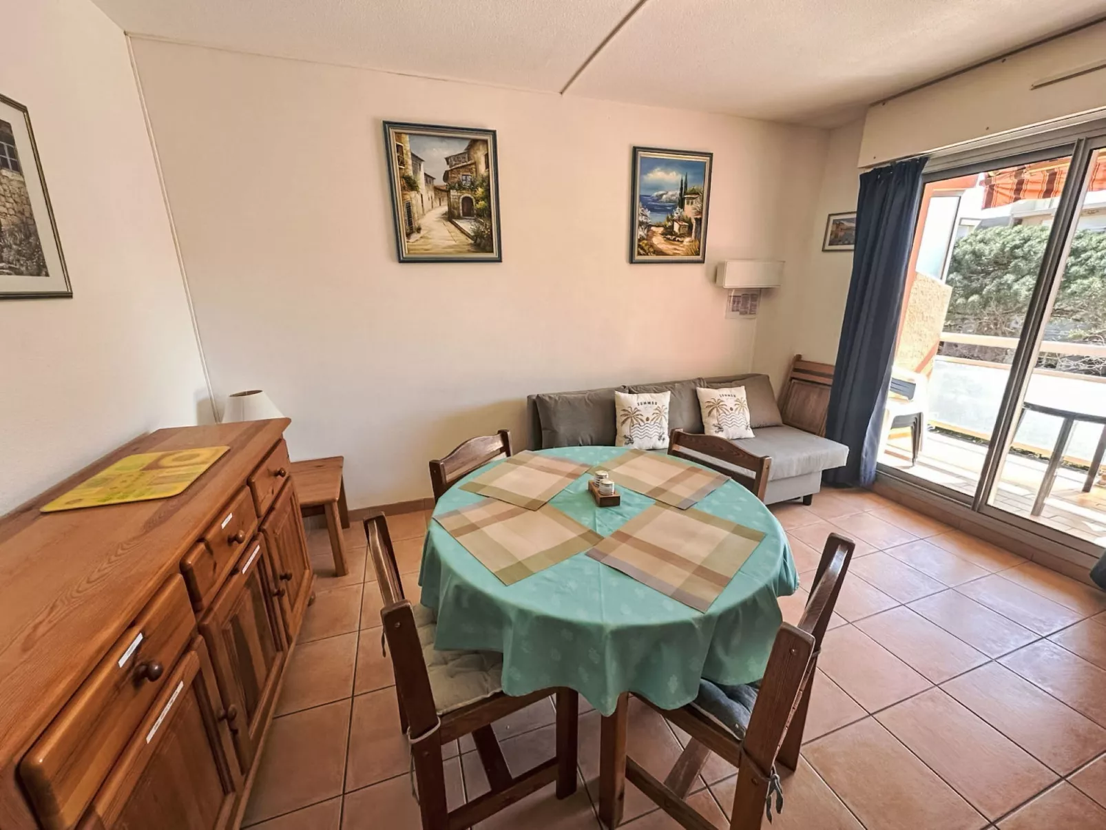 L'Amirauté - Dedans