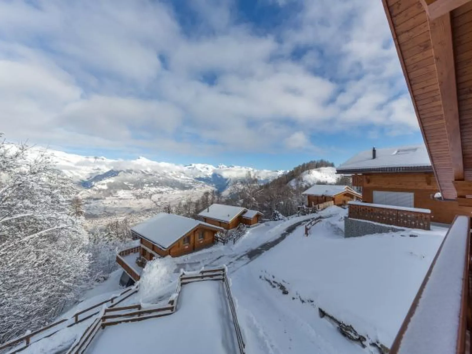Chalet Nid Blanc wood burning hottub