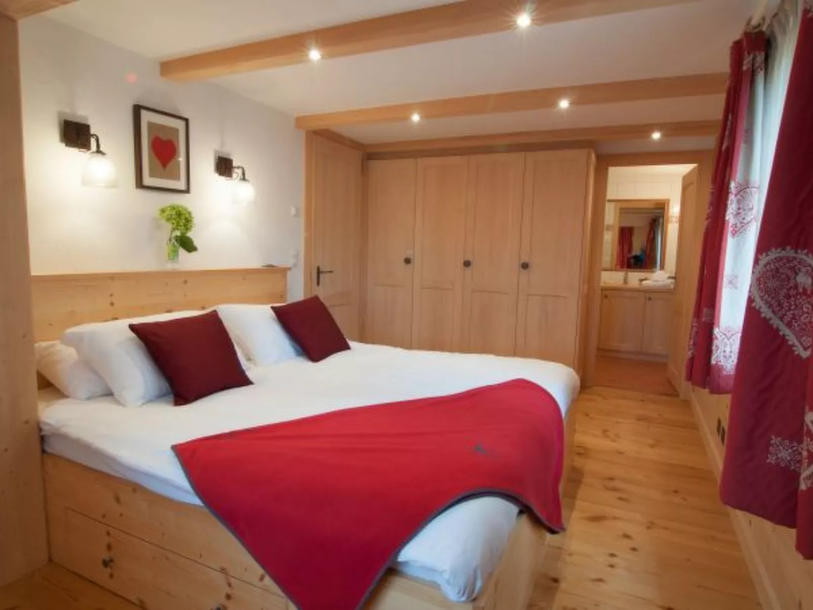 Chalet Lisa, ski-in/out, accessible by car