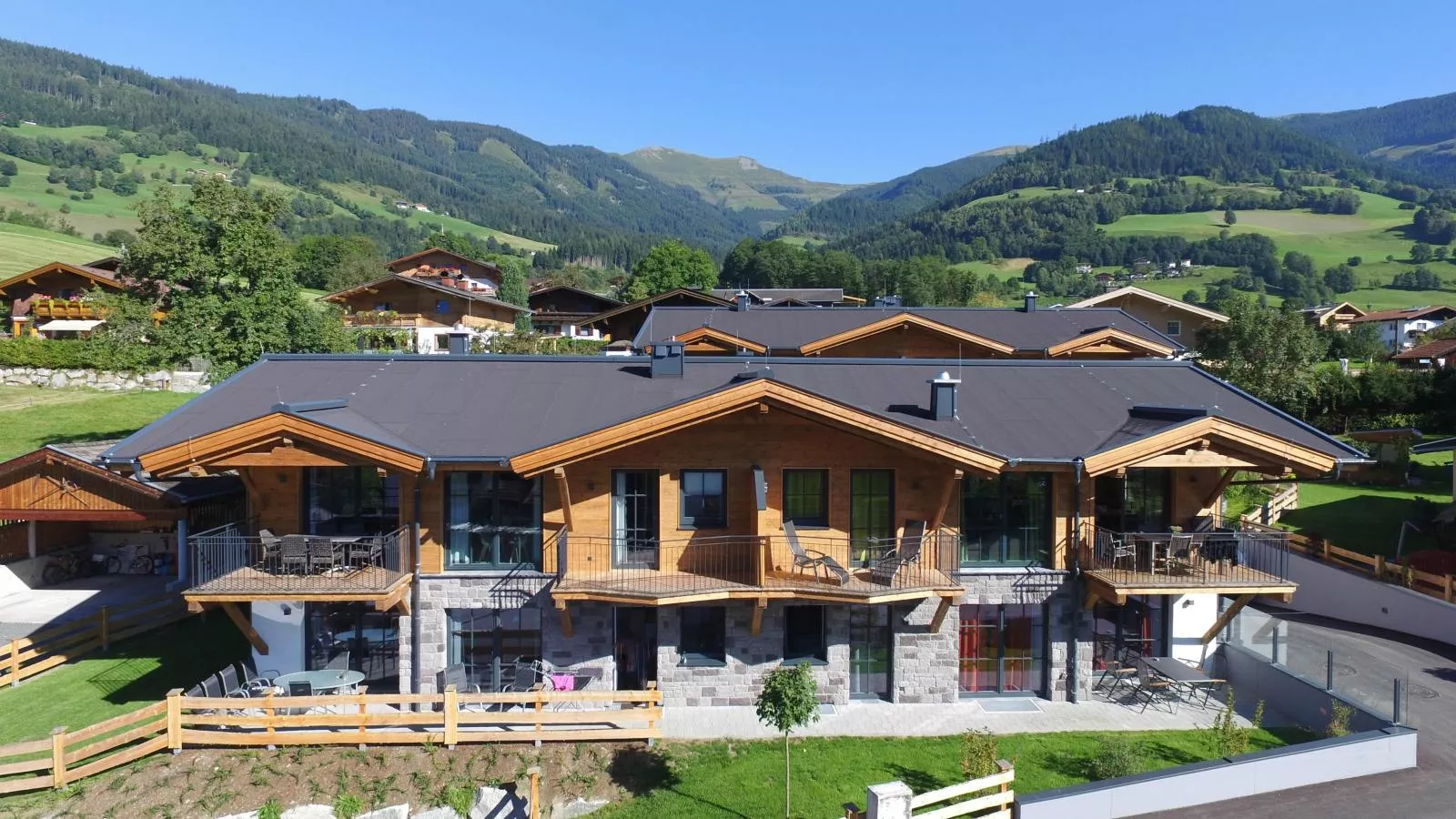 Luxury Tauern Suite Walchen Kaprun 1-Exterior summer