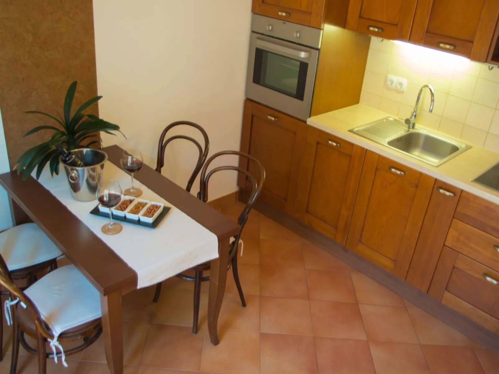 Modernes Apartment mit großer Terrasse und Grillmöglichkeit - Image-tags.info