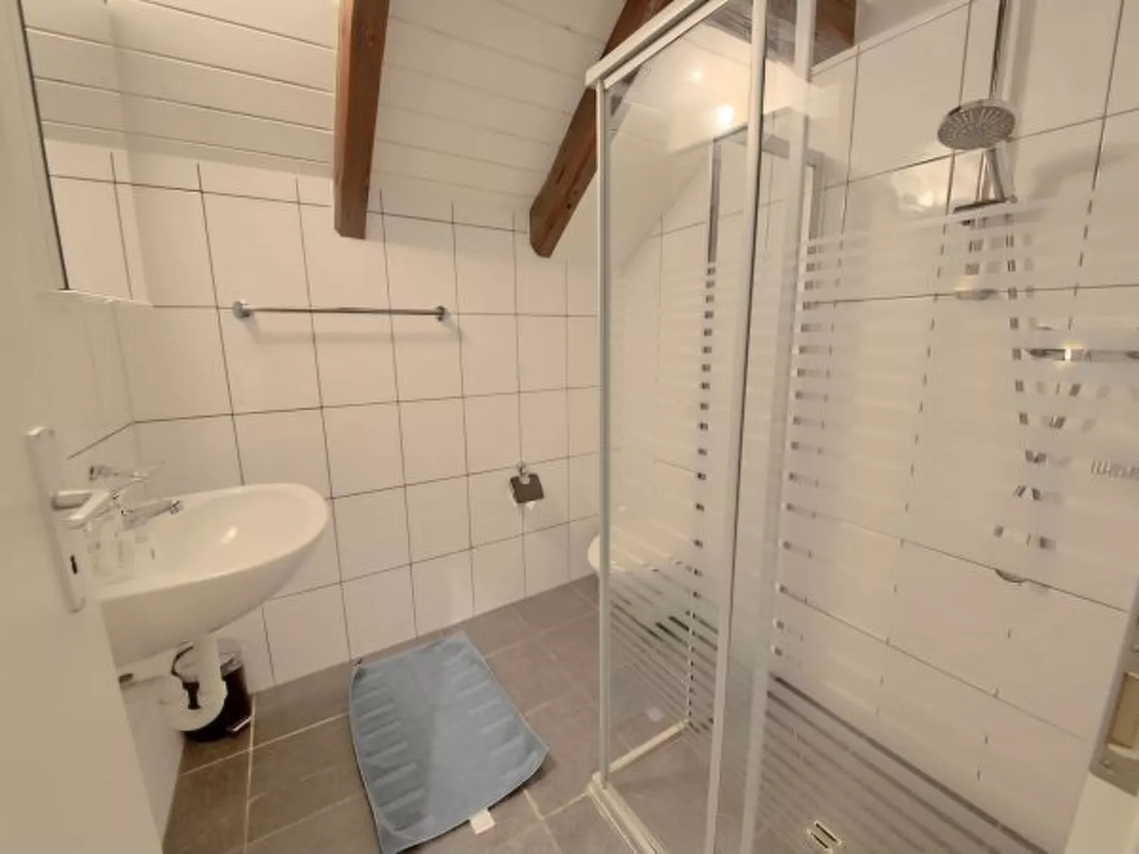 ZH Strawberry - Oerlikon HITrental Apartment - Dedans