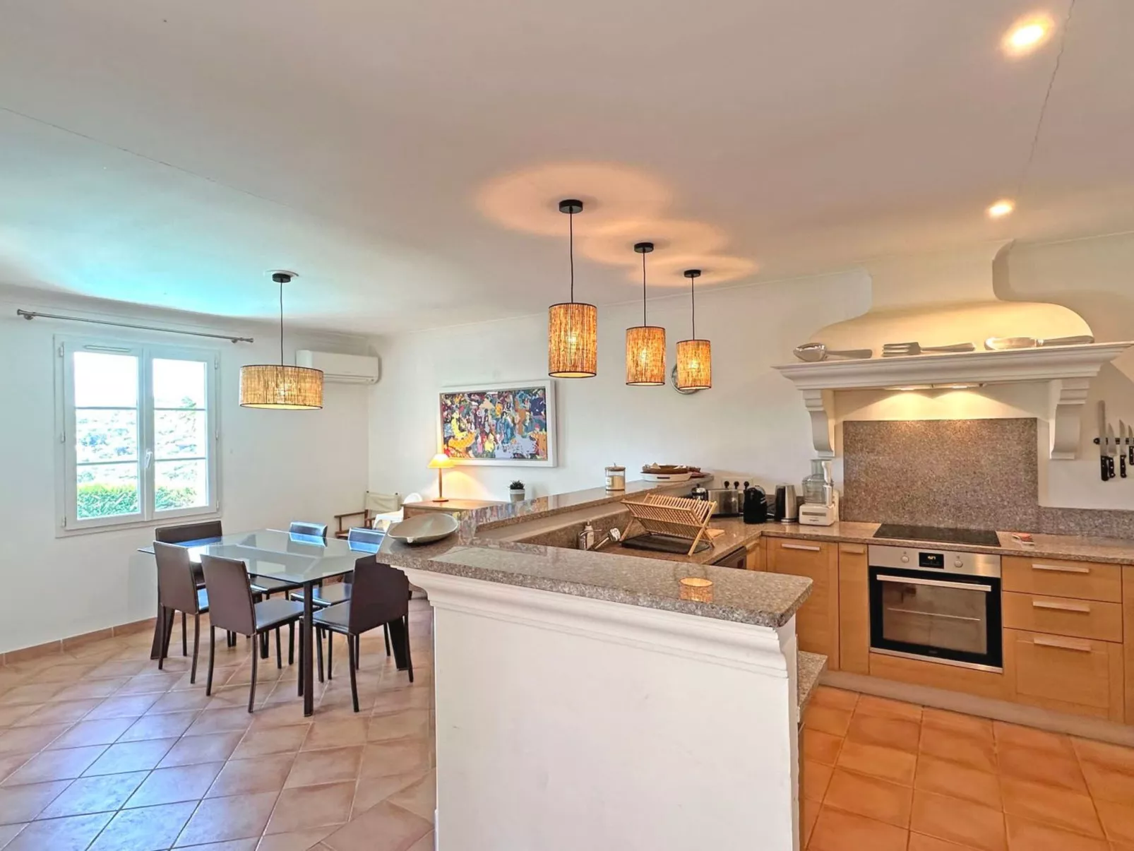 Villa T4 - 6 Personen - Privates Schwimmbad - WiFi - Klimaanlage - Sainte Maxim - Dedans