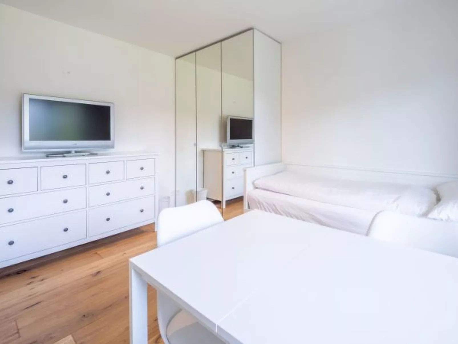 Casa Curnera 8 - Inside