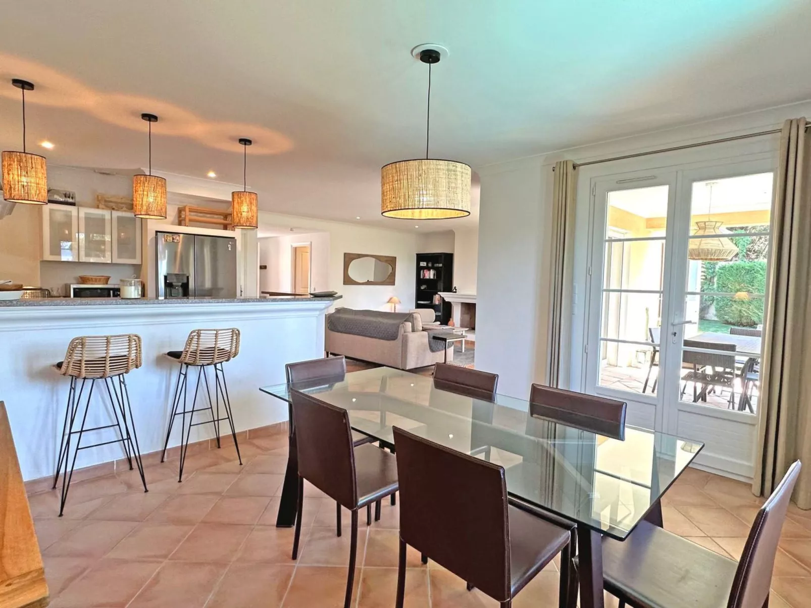 Villa T4 - 6 Personen - Privates Schwimmbad - WiFi - Klimaanlage - Sainte Maxim - Dedans